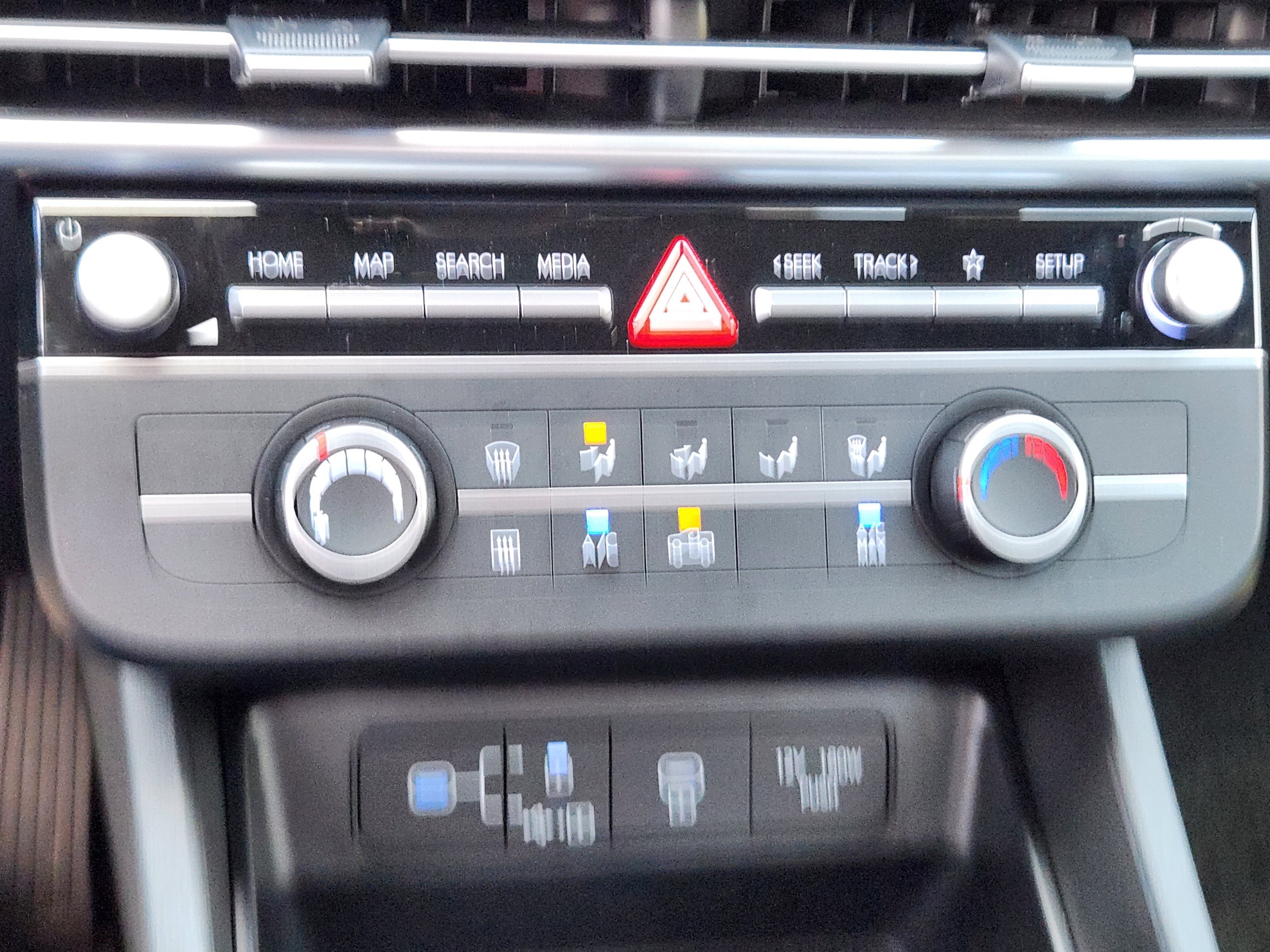 2025 Hyundai Santa Cruz SE - Photo 27