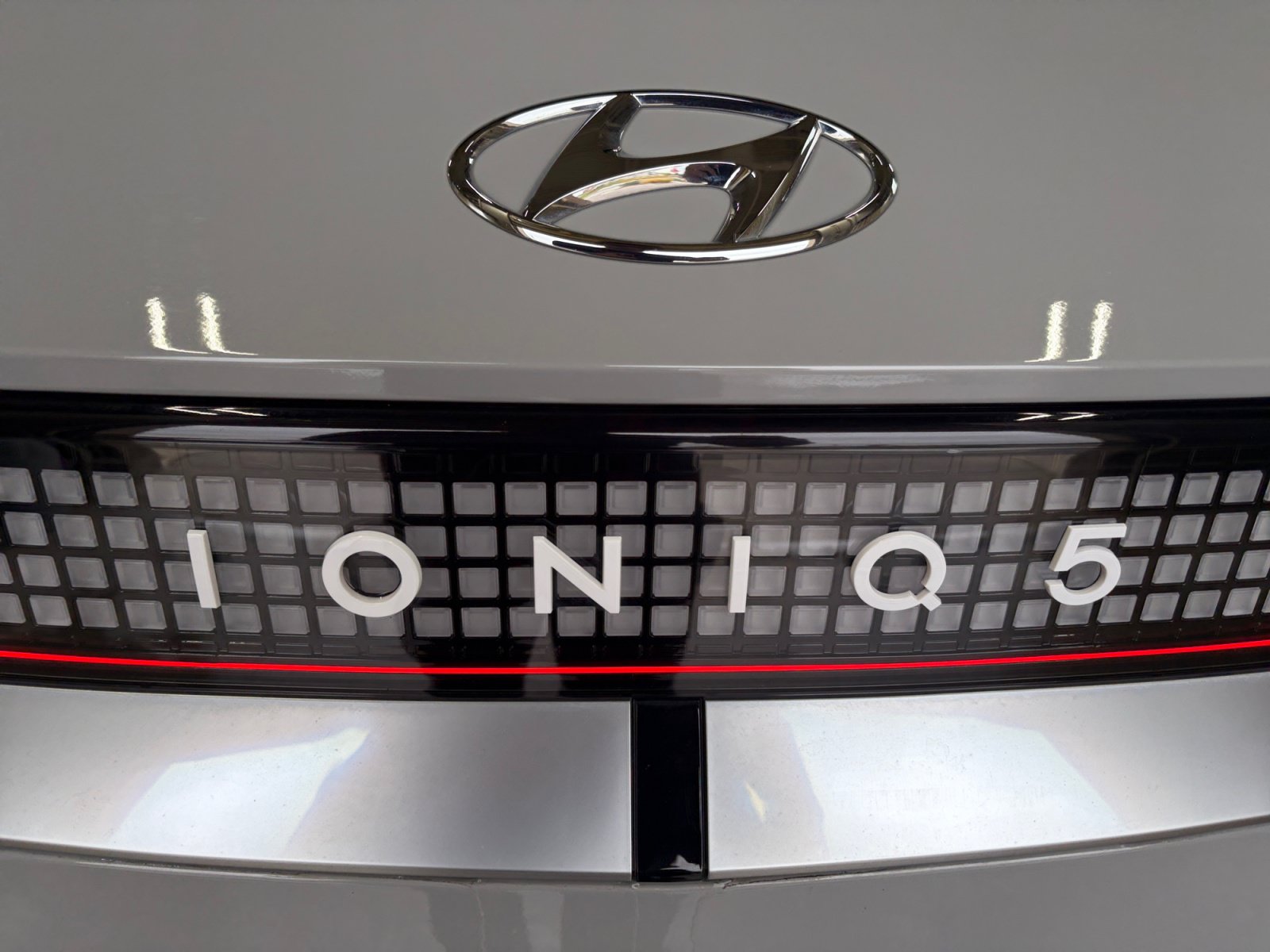 2024 Hyundai IONIQ 5 Limited - Photo 24