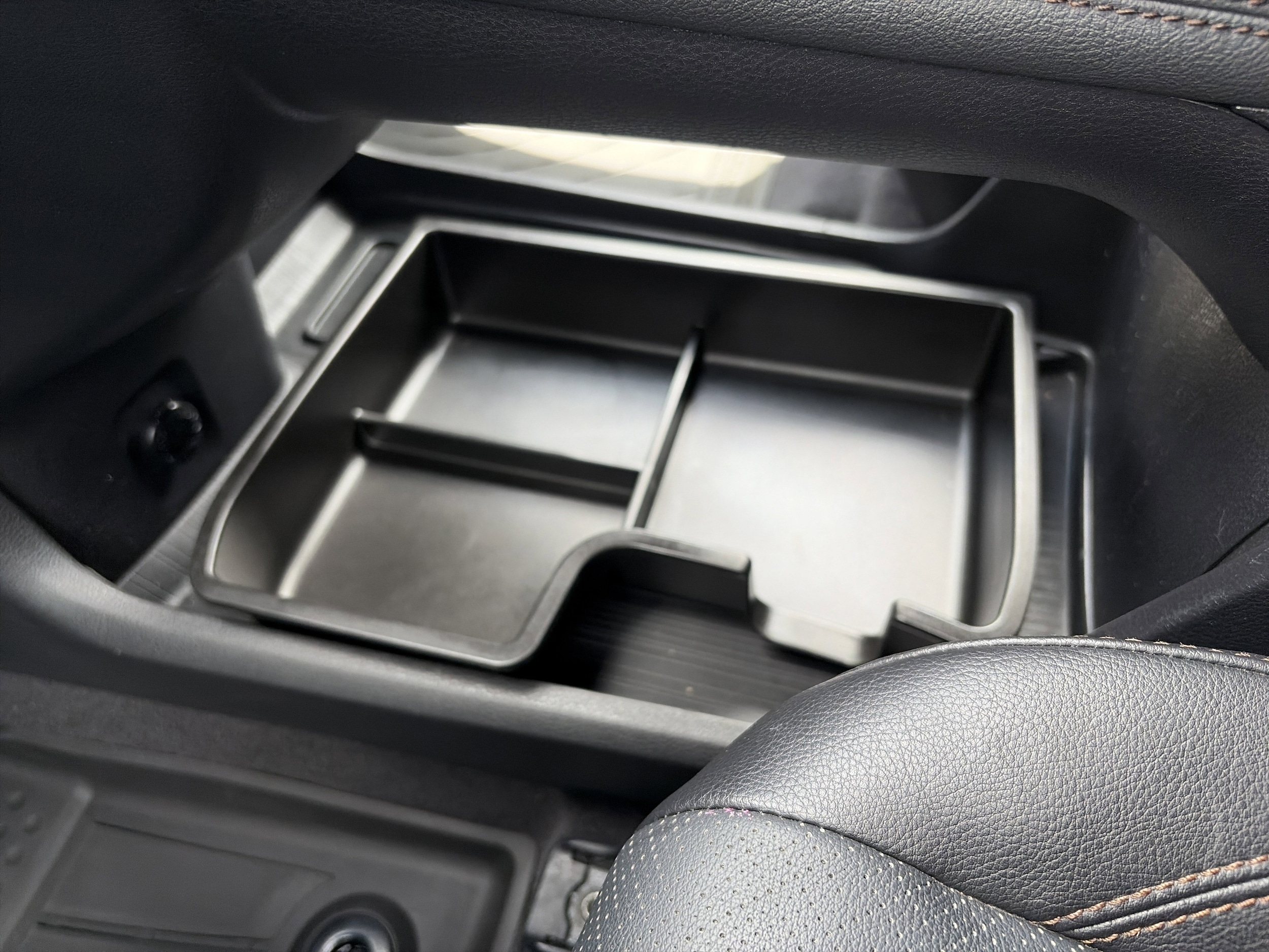 2025 Toyota Sienna Platinum - Photo 20