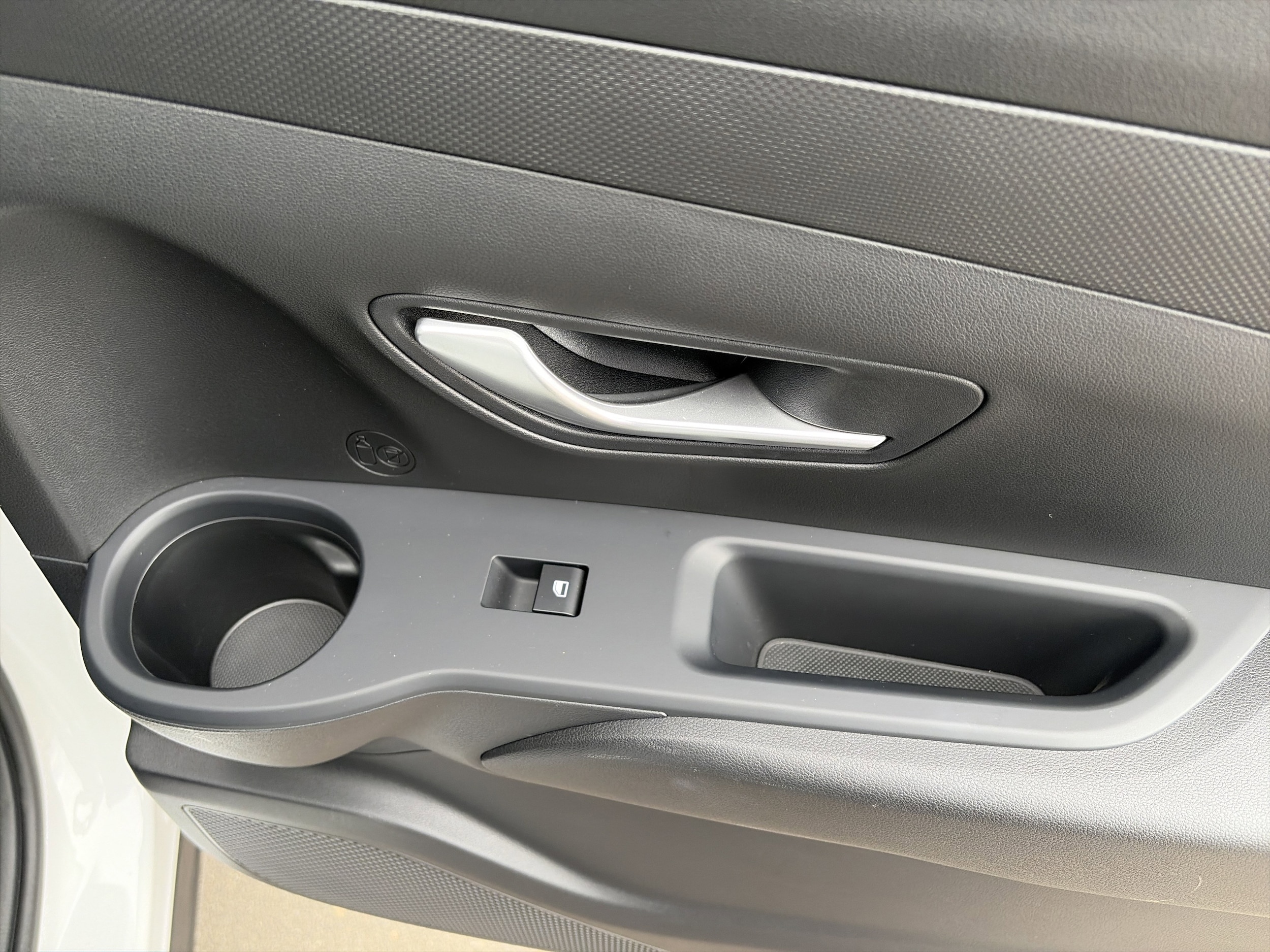 2025 Hyundai Santa Cruz SE - Photo 25