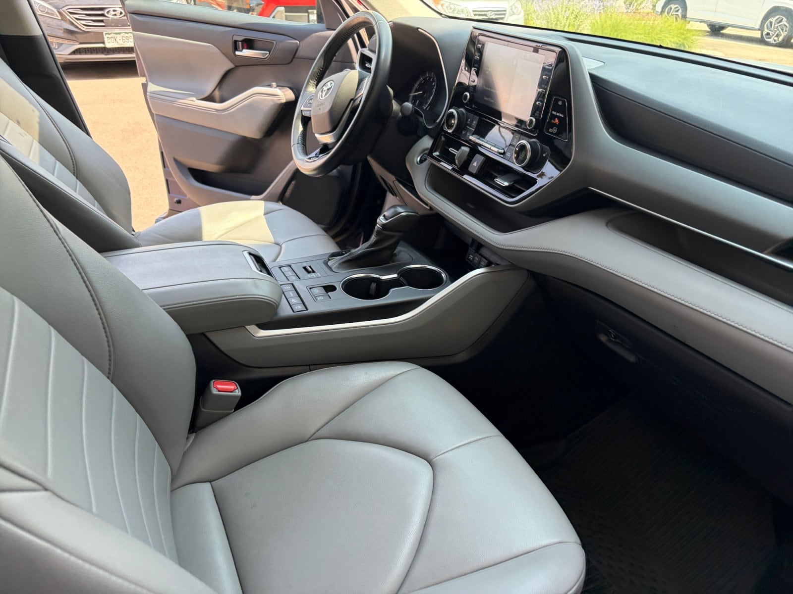 2021 Toyota Highlander XLE - Photo 20