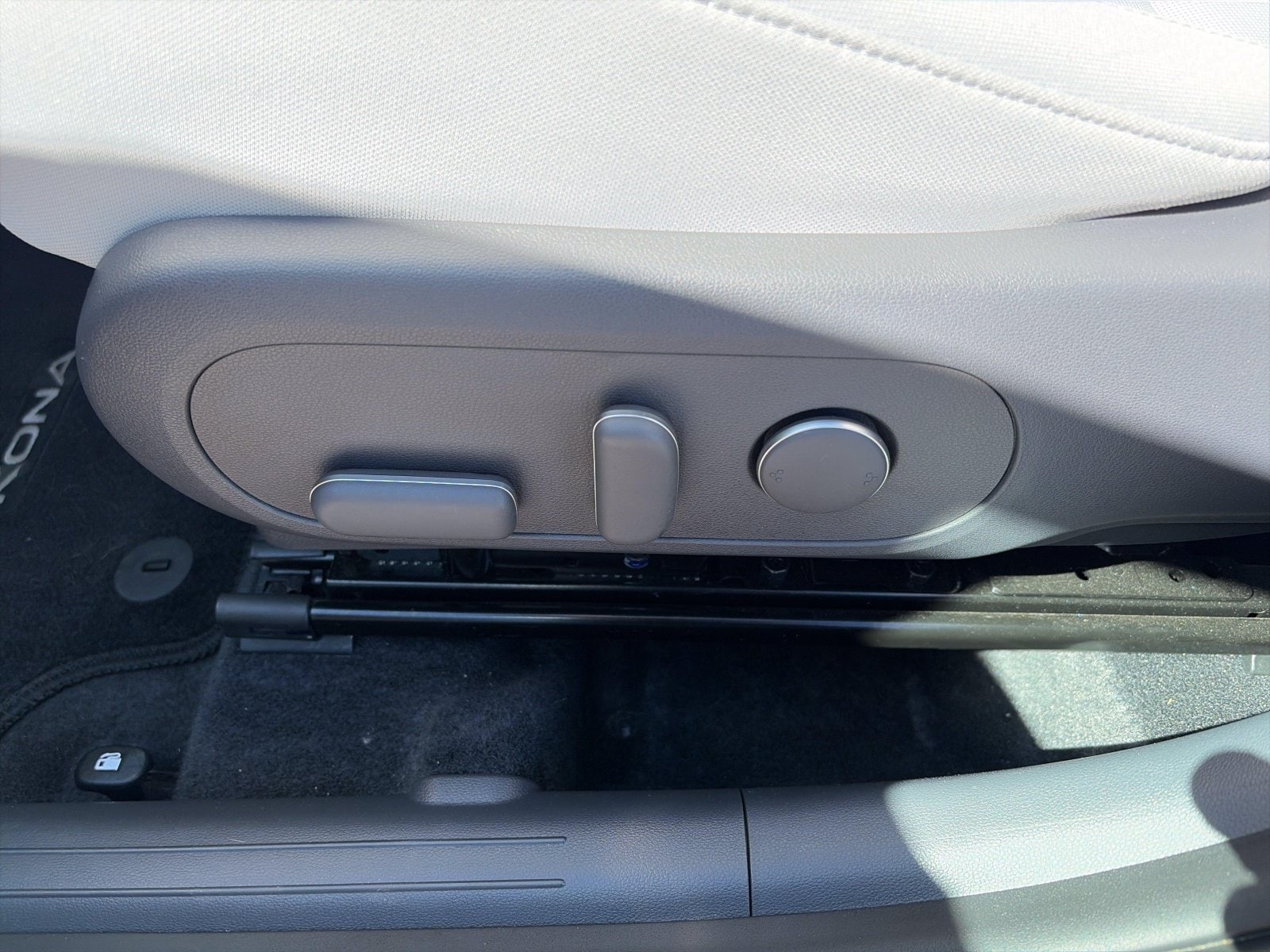 2025 Hyundai Kona SEL - Photo 23