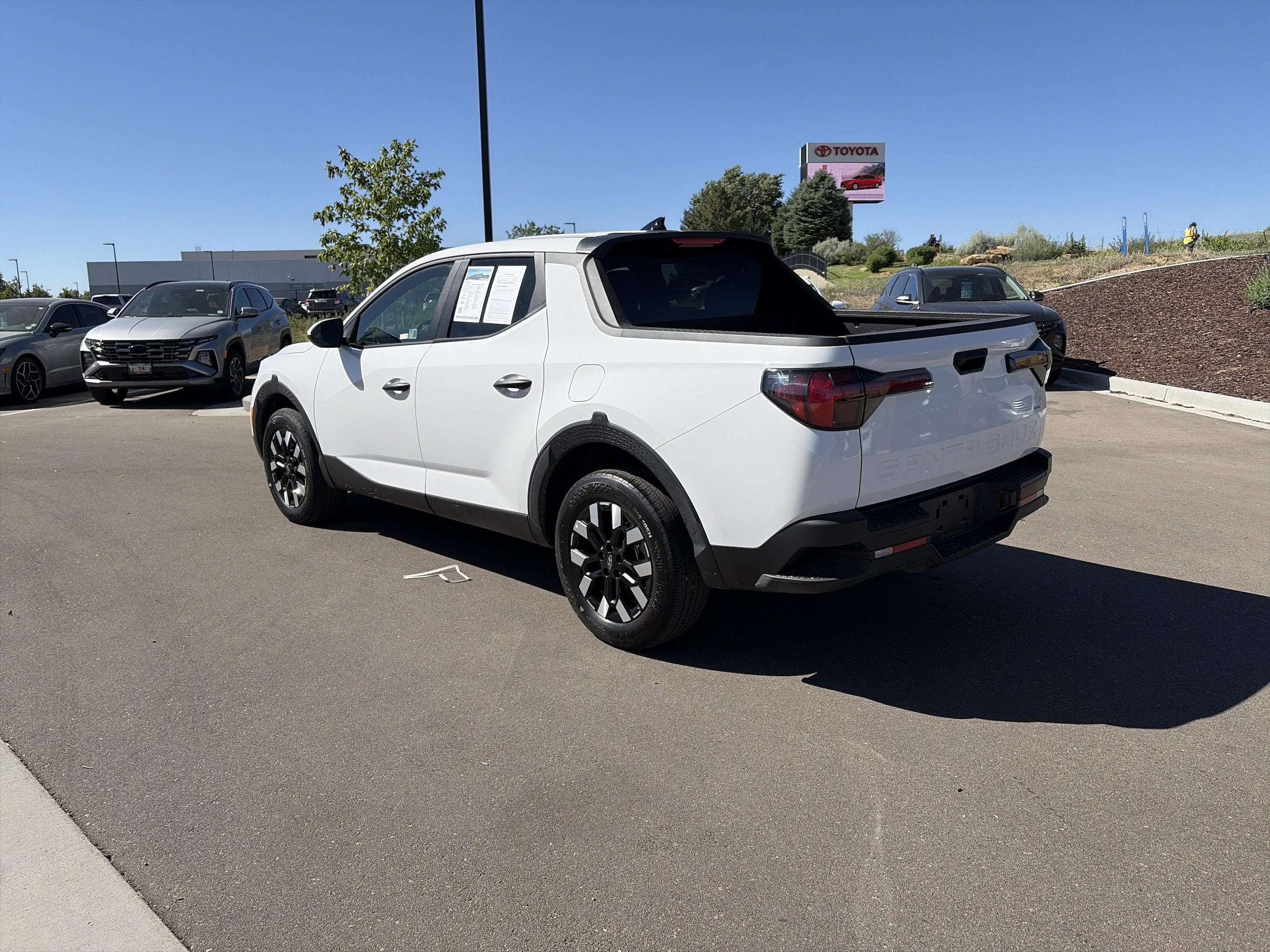 2025 Hyundai Santa Cruz SE - Photo 11