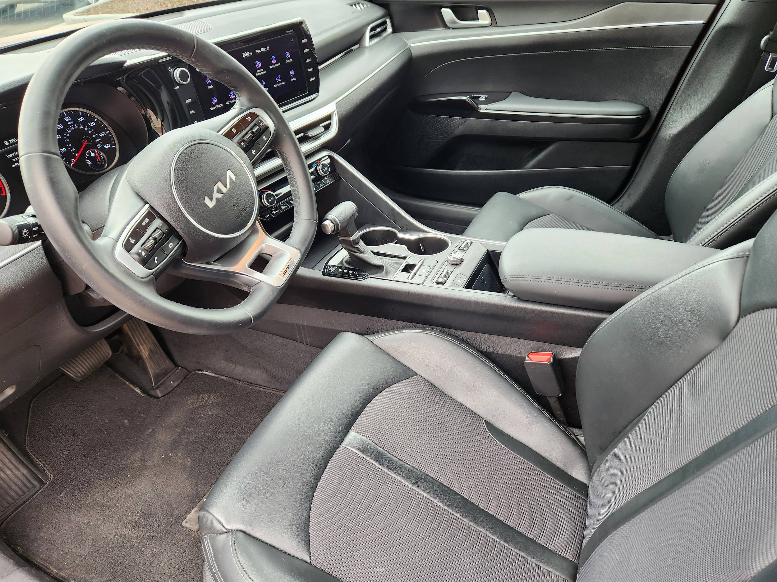 2024 Kia K5 GT-Line - Photo 12
