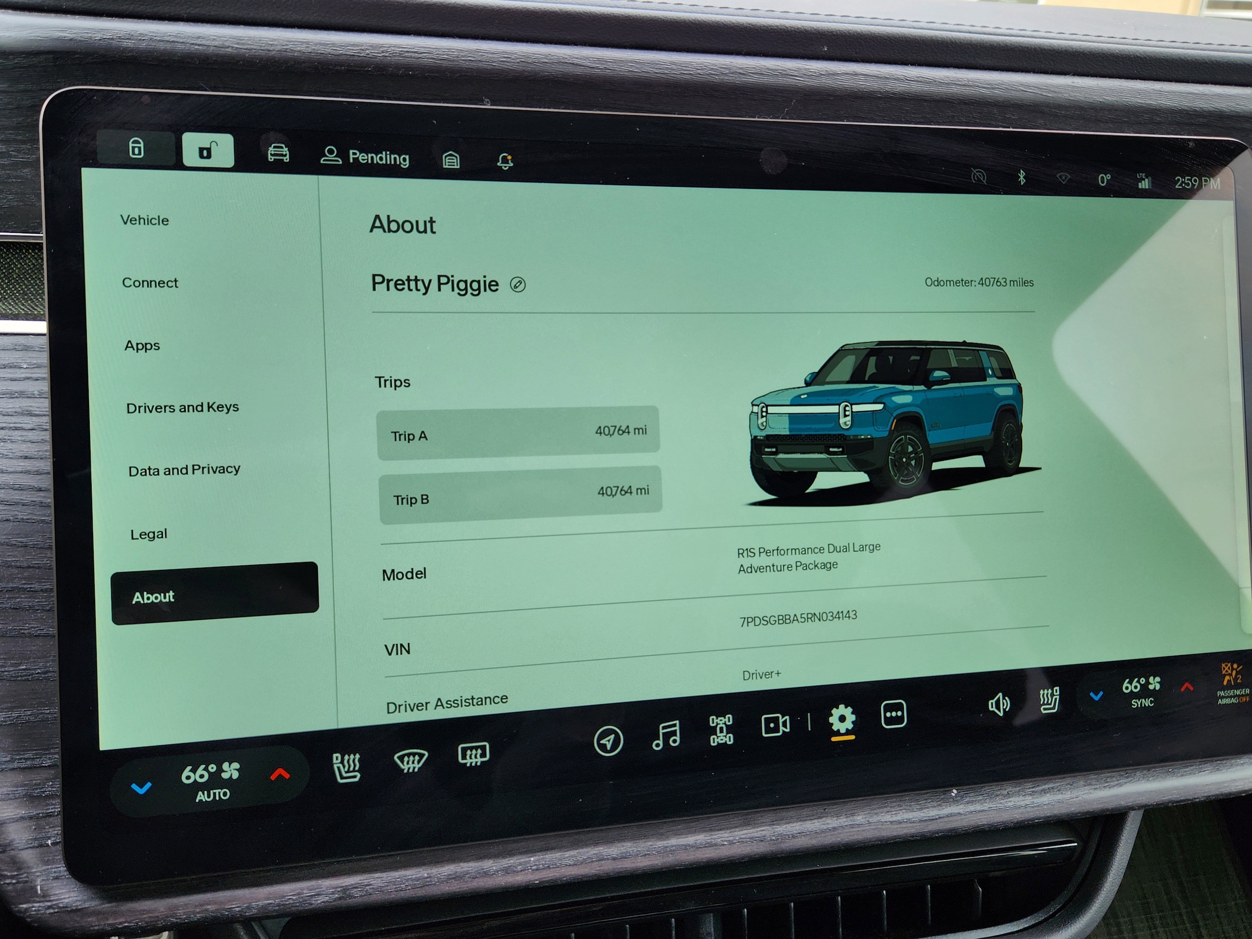 2024 Rivian R1S Adventure - Photo 25