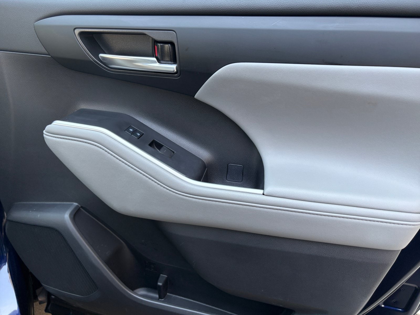 2021 Toyota Highlander XLE - Photo 17