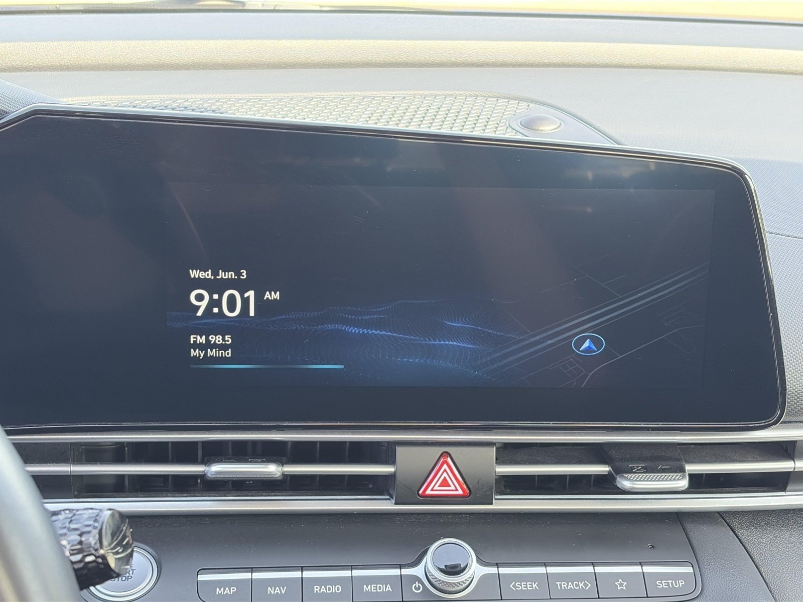 2025 Hyundai Elantra Limited - Photo 20