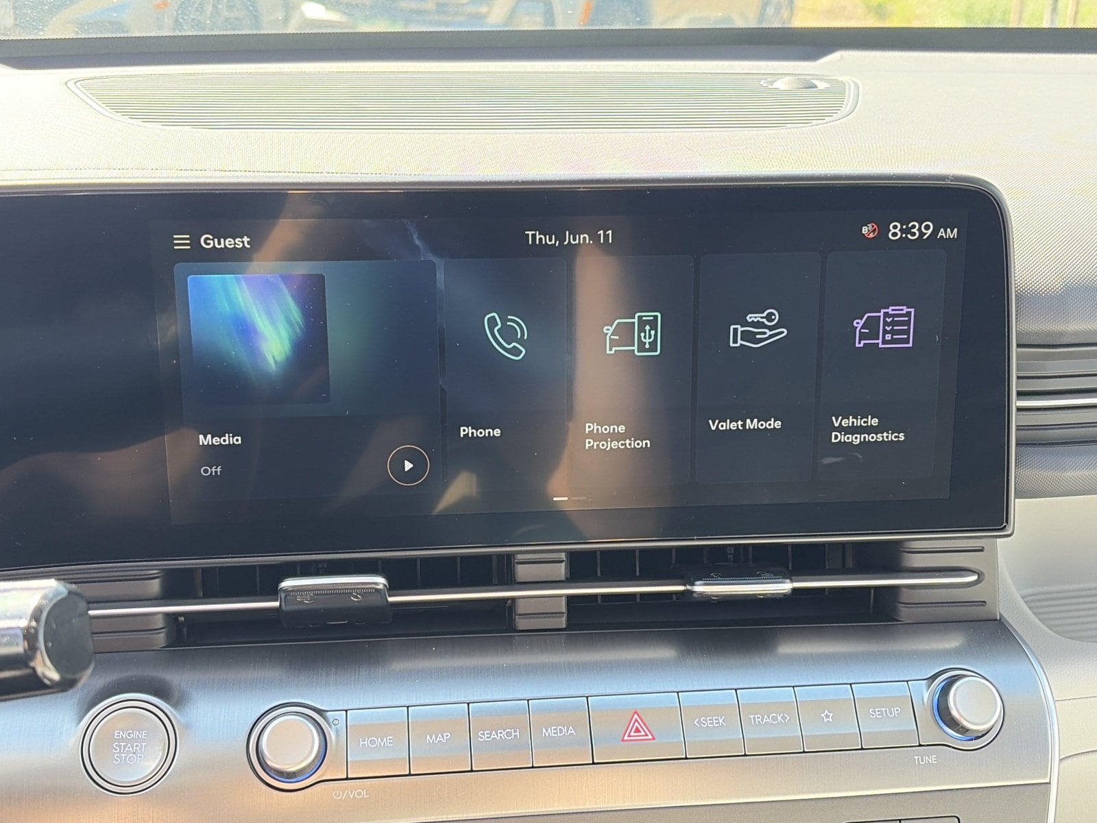 2025 Hyundai Kona SEL - Photo 16