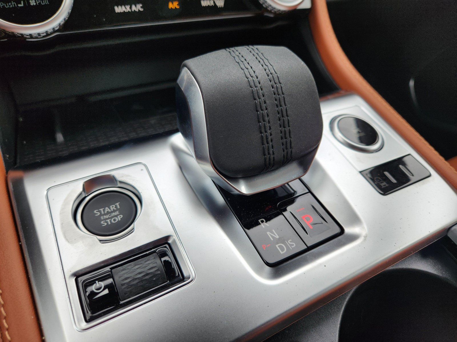 2026 Jaguar F-Pace R-Dynamic S - Photo 11