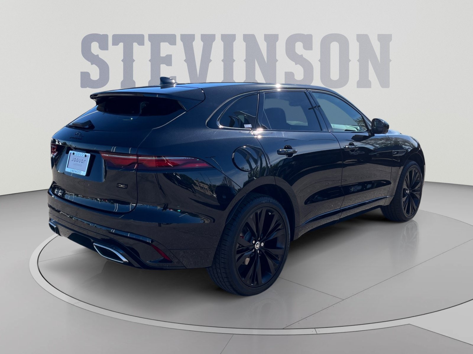 2026 Jaguar F-Pace R-Dynamic S - Photo 5