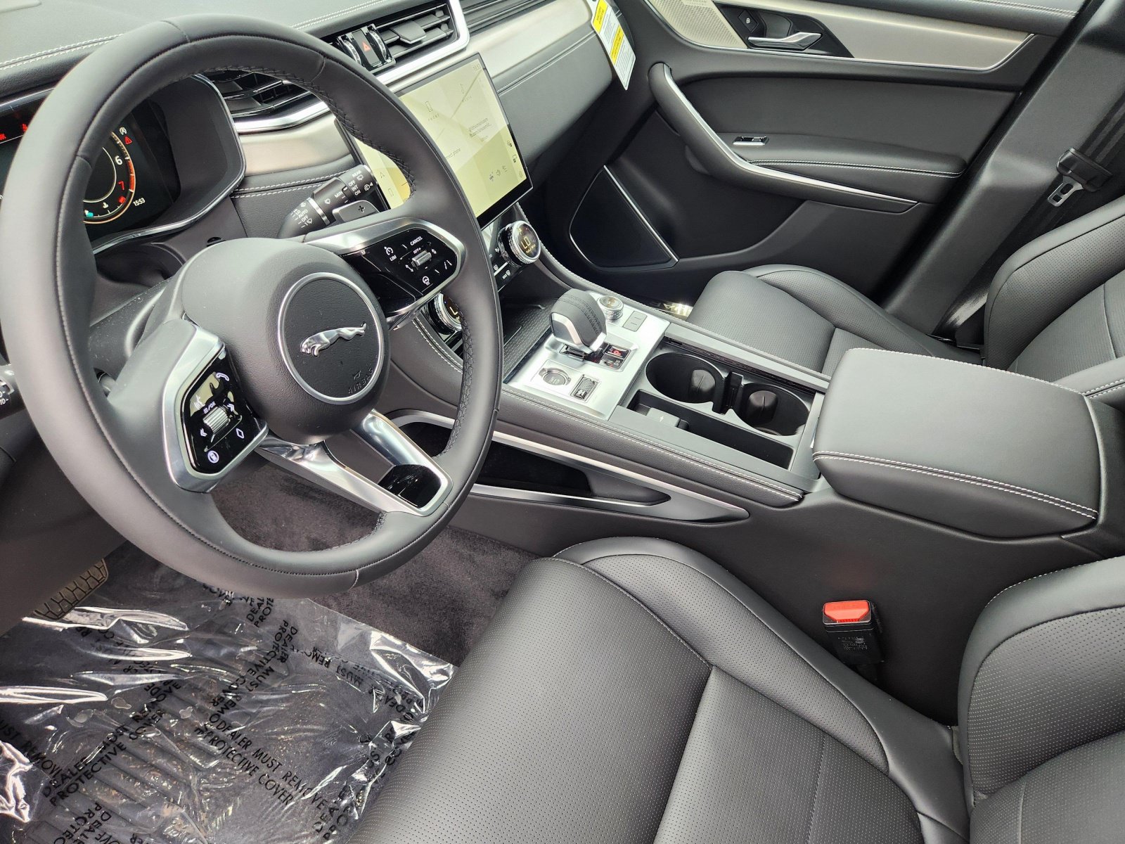 2026 Jaguar F-Pace R-Dynamic S - Photo 17