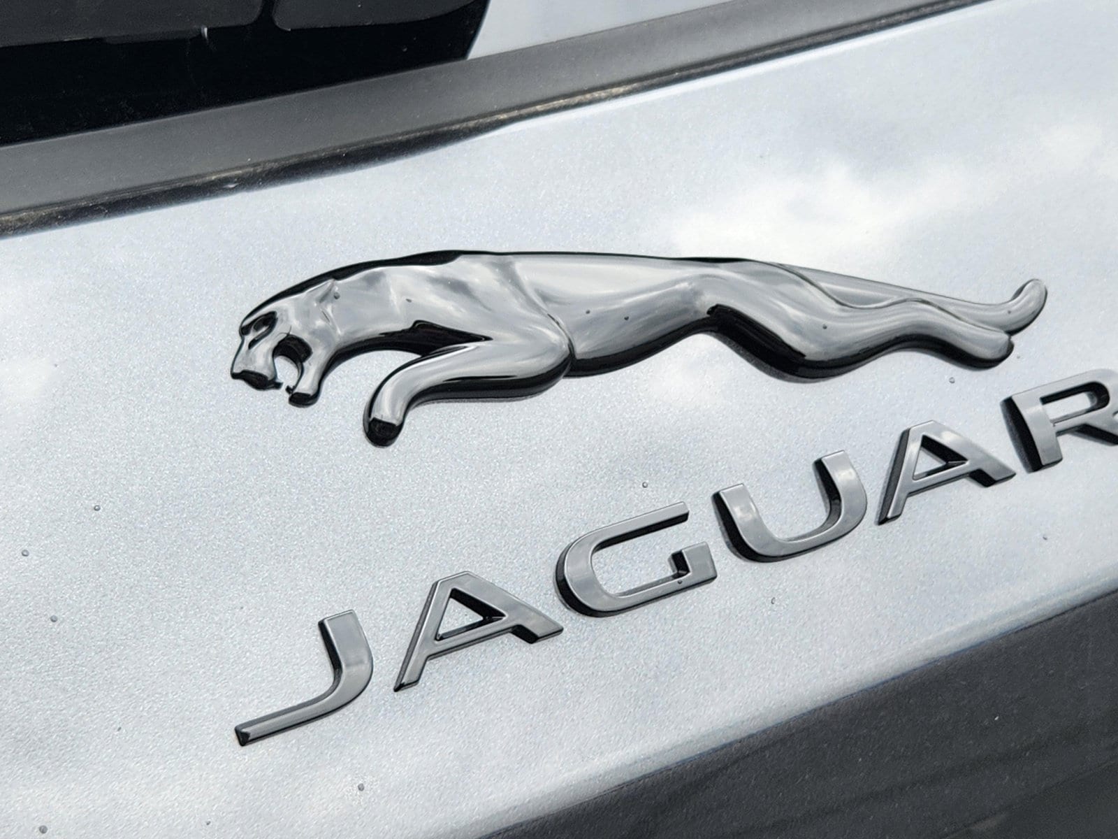 2026 Jaguar F-Pace R-Dynamic S - Photo 17