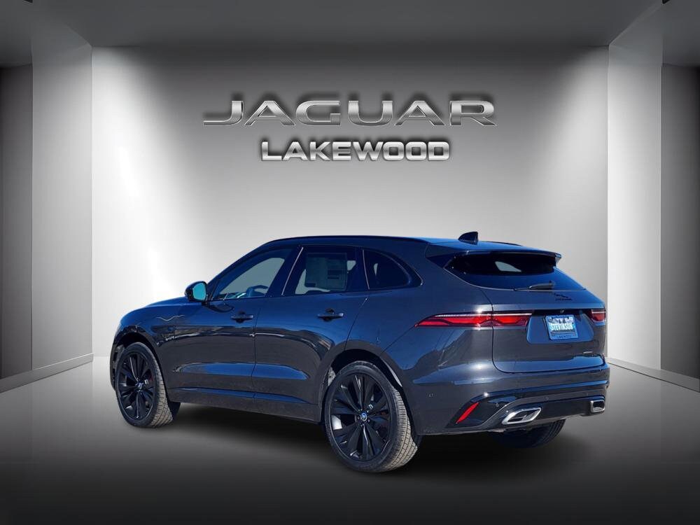 2025 Jaguar F-PACE P400 R-Dynamic S photo 3