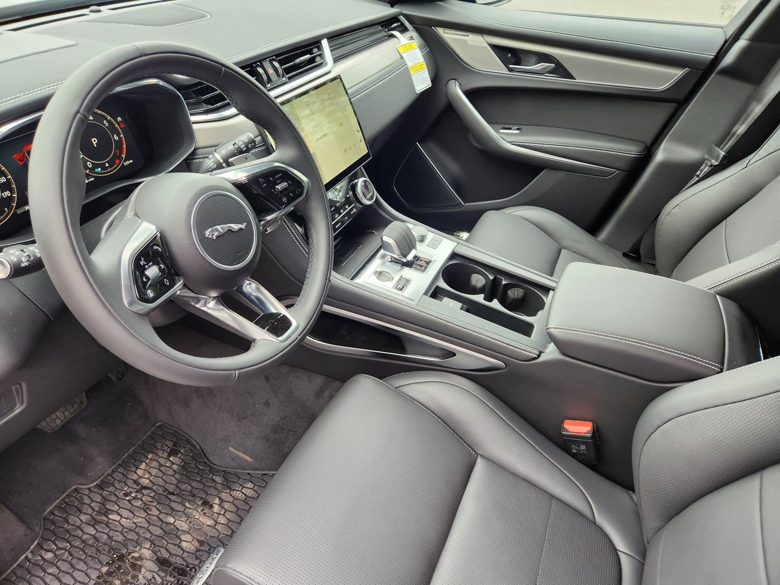 2026 Jaguar F-Pace R-Dynamic S - Photo 17