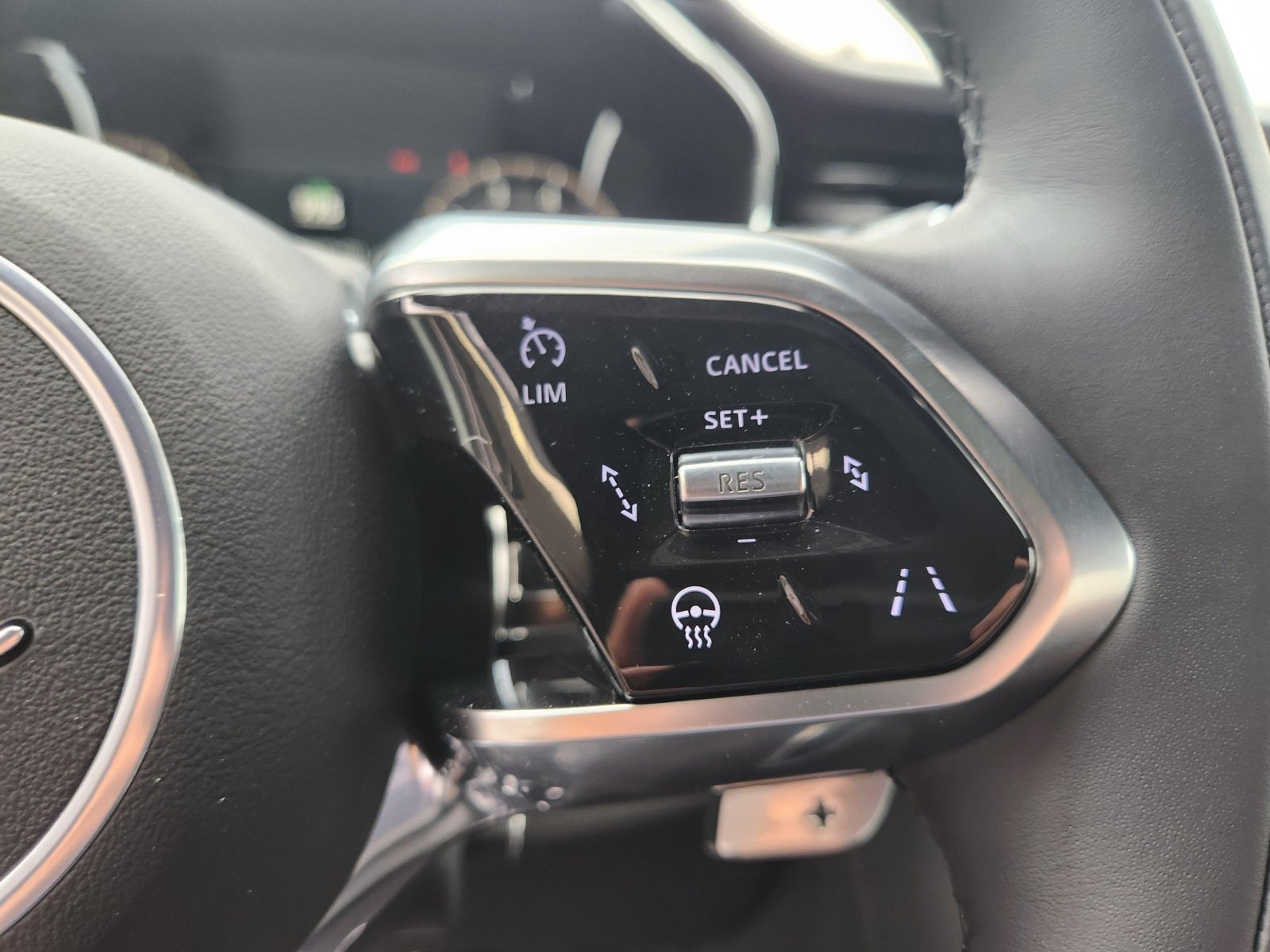2026 Jaguar F-Pace R-Dynamic S - Photo 11