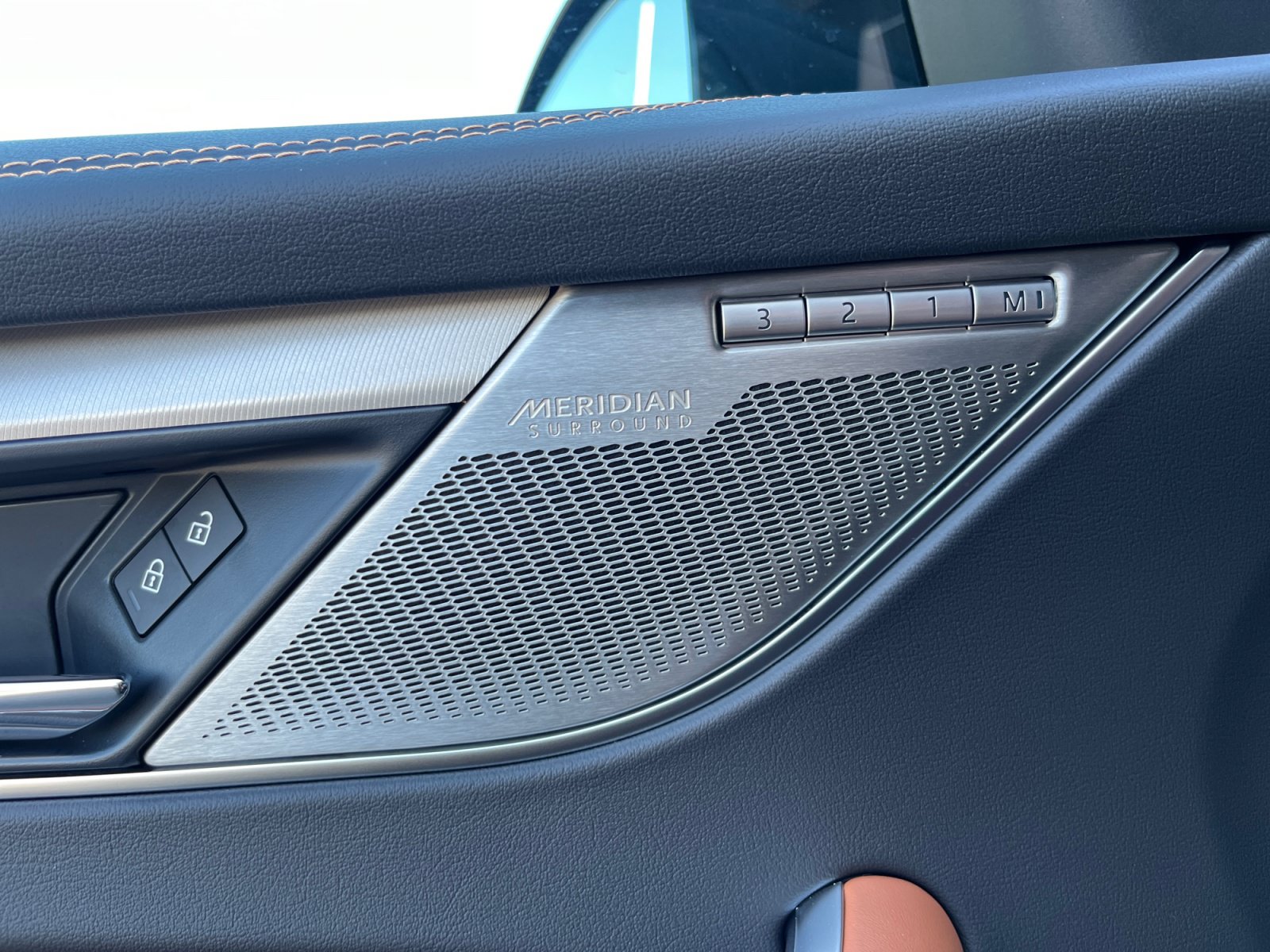 2026 Jaguar F-Pace R-Dynamic S - Photo 25