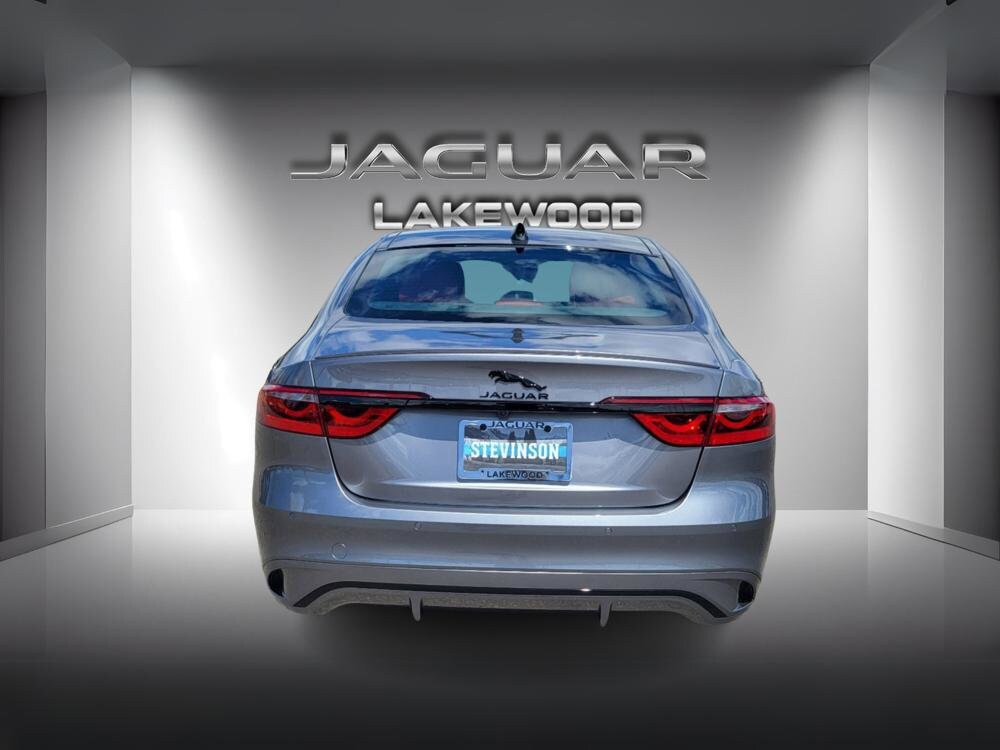 2024 Jaguar XF R-Dynamic SE photo 4