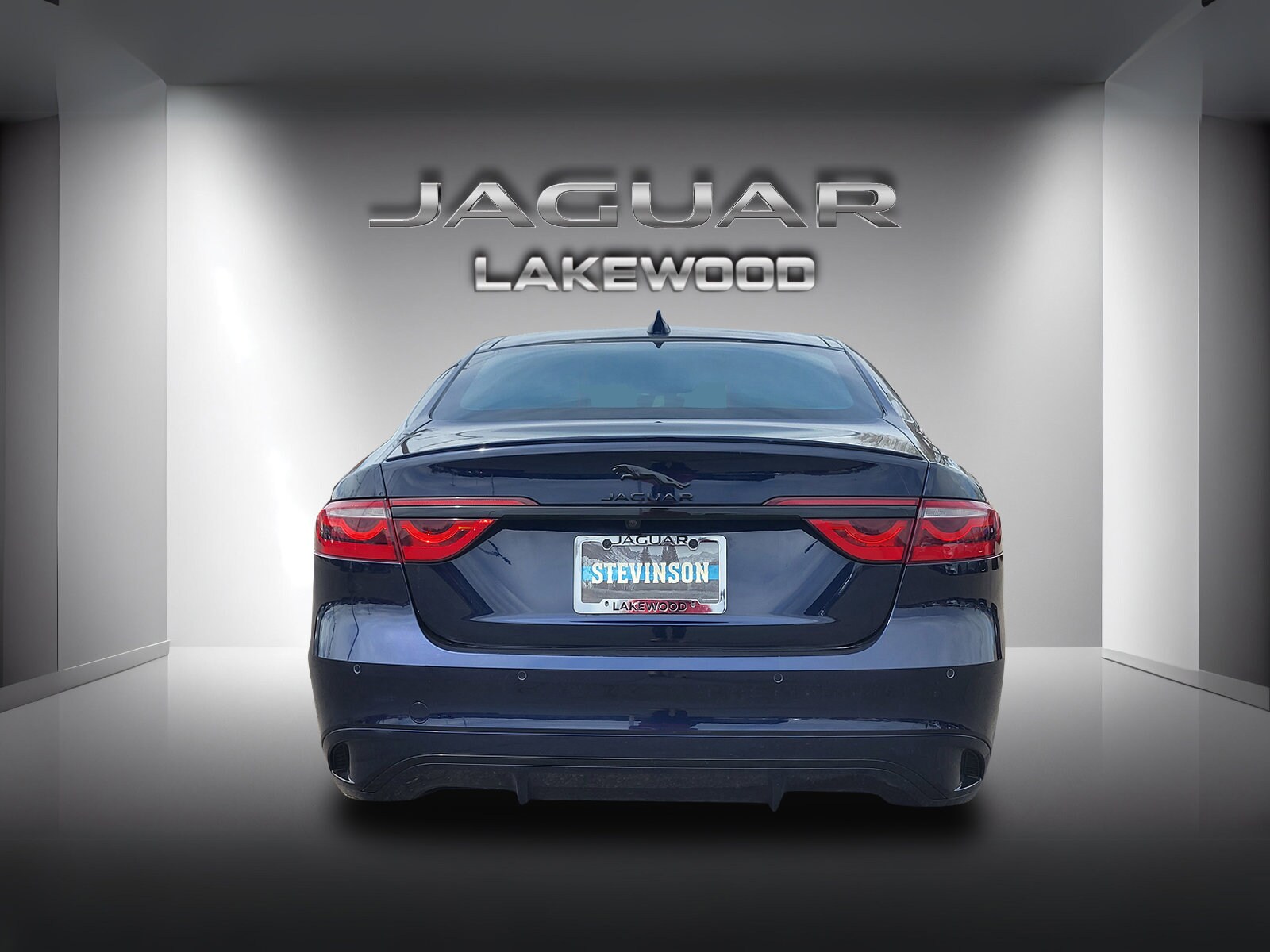 2024 Jaguar XF P300 R-Dynamic SE photo 4