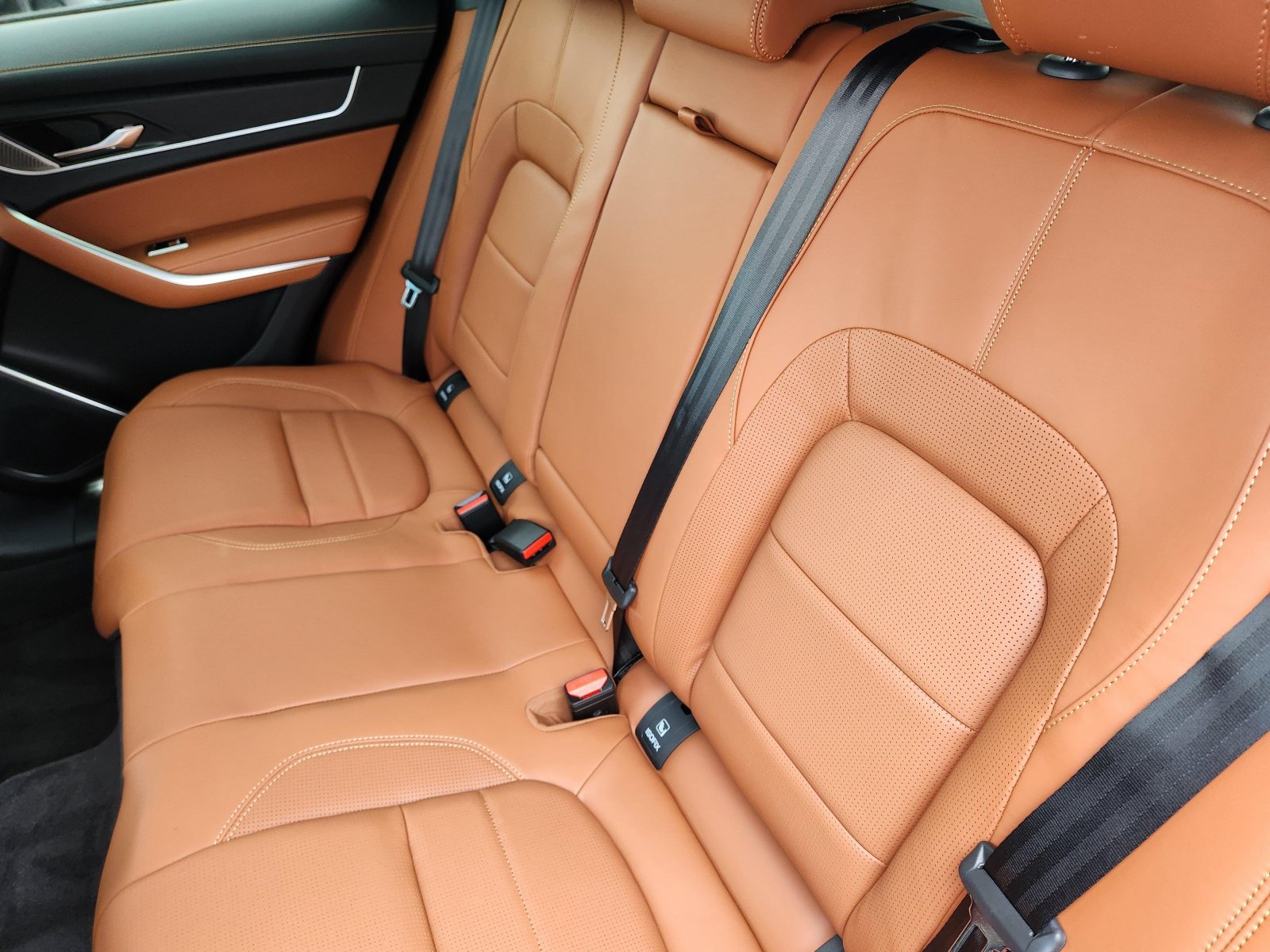 2026 Jaguar F-Pace R-Dynamic S - Photo 18