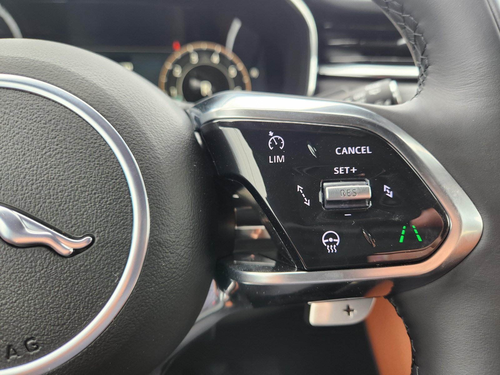 2026 Jaguar F-Pace R-Dynamic S - Photo 29