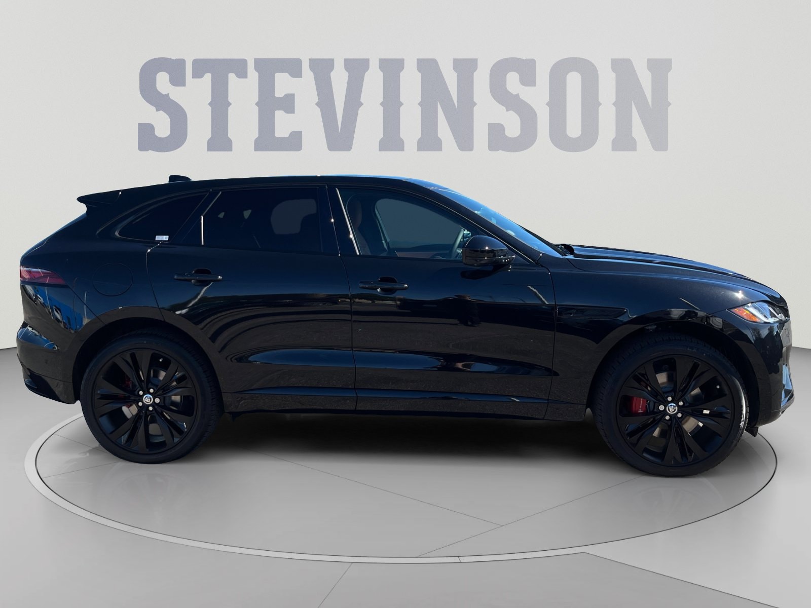 2026 Jaguar F-Pace R-Dynamic S - Photo 6
