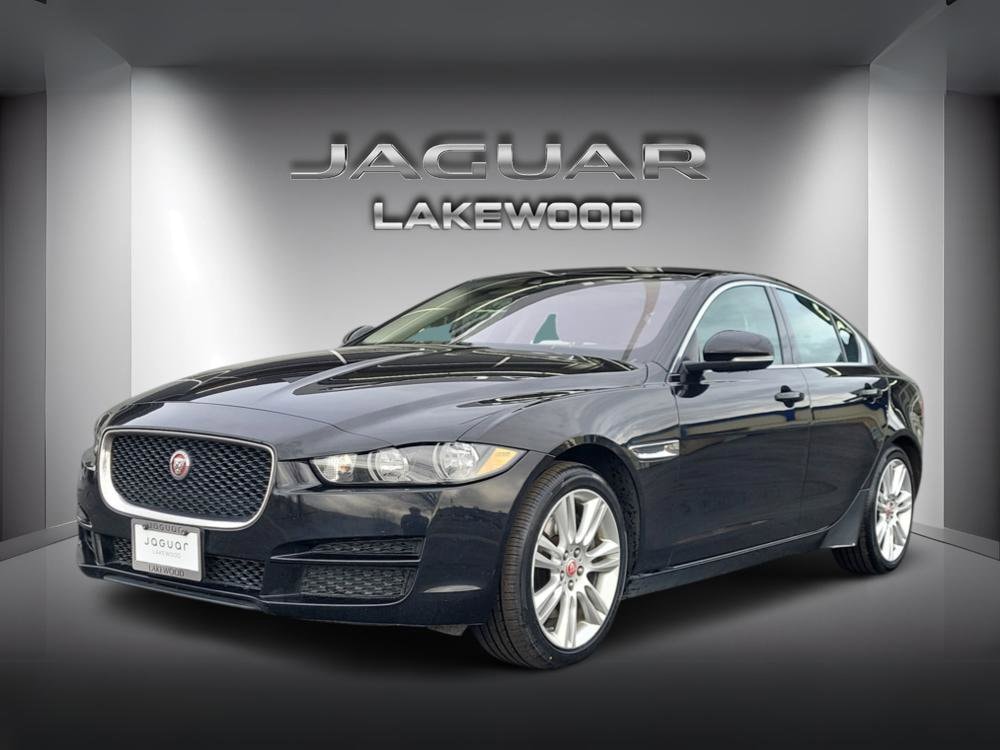 2019 Jaguar XE Base's photo