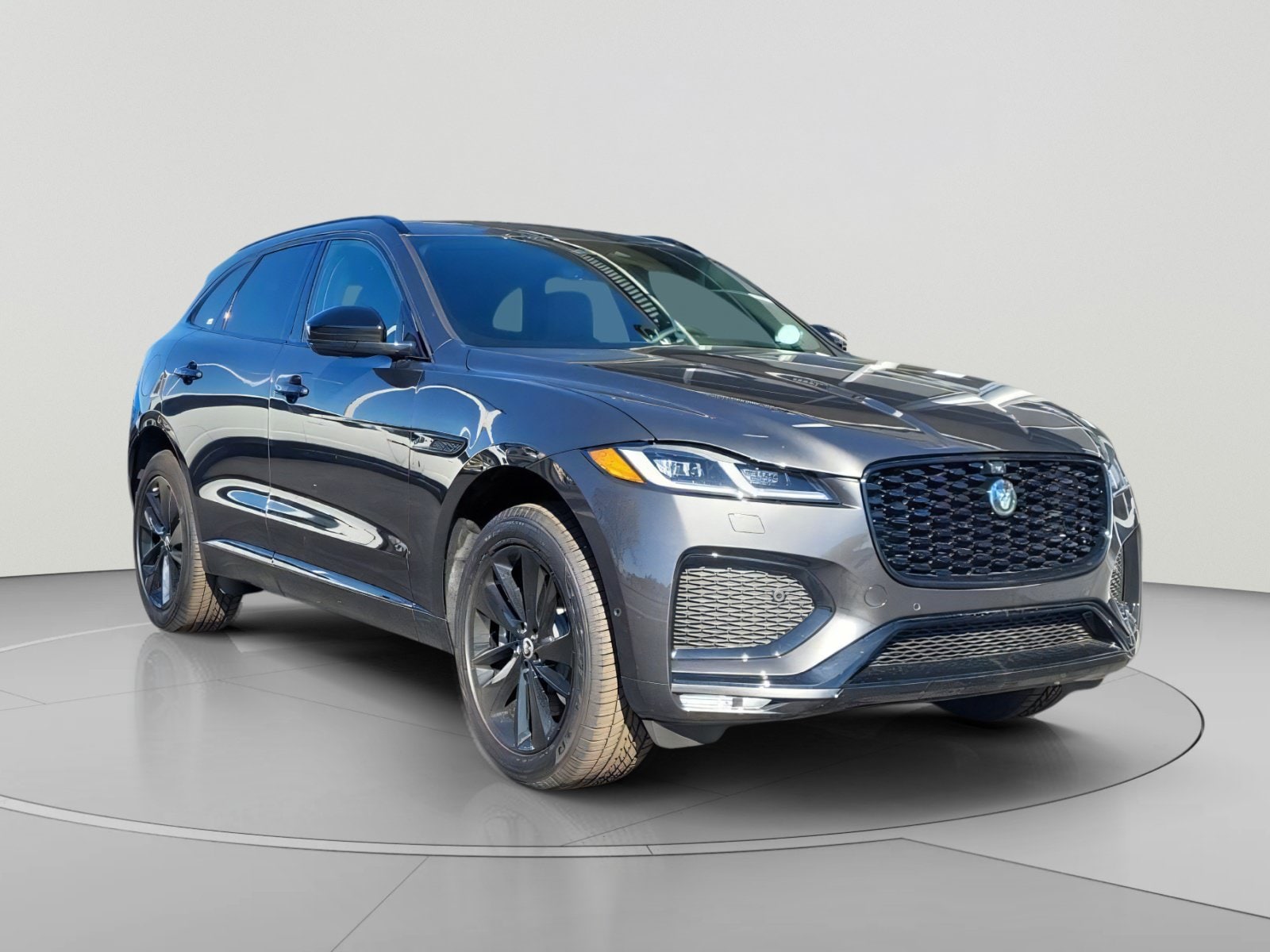 2026 Jaguar F-Pace R-Dynamic S - Photo 5