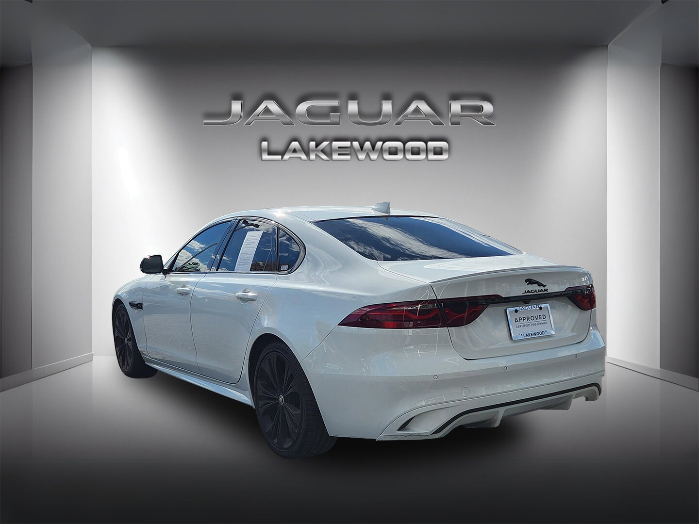2024 Jaguar XF P300 R-Dynamic SE photo 3