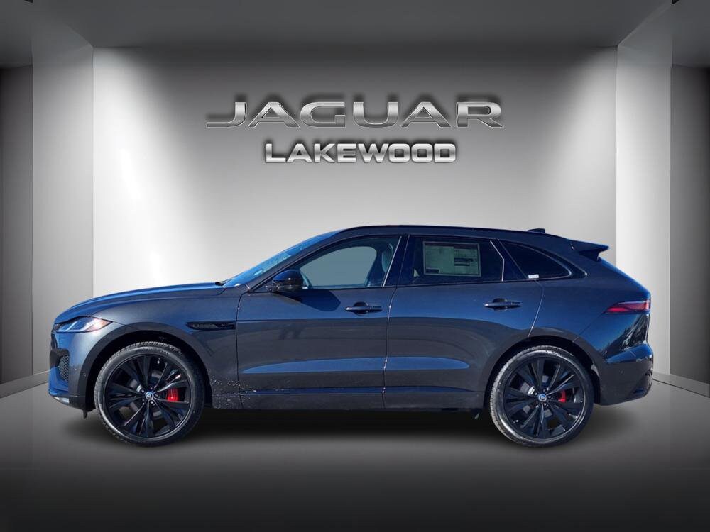 2025 Jaguar F-PACE P400 R-Dynamic S photo 2