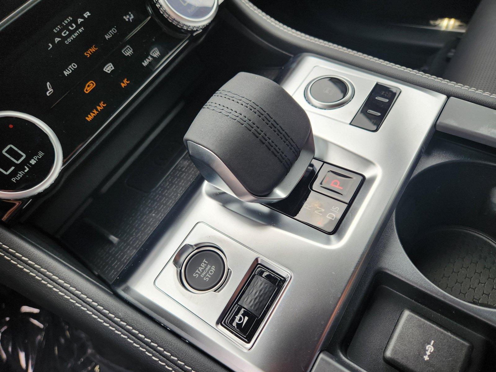2026 Jaguar F-Pace R-Dynamic S - Photo 10