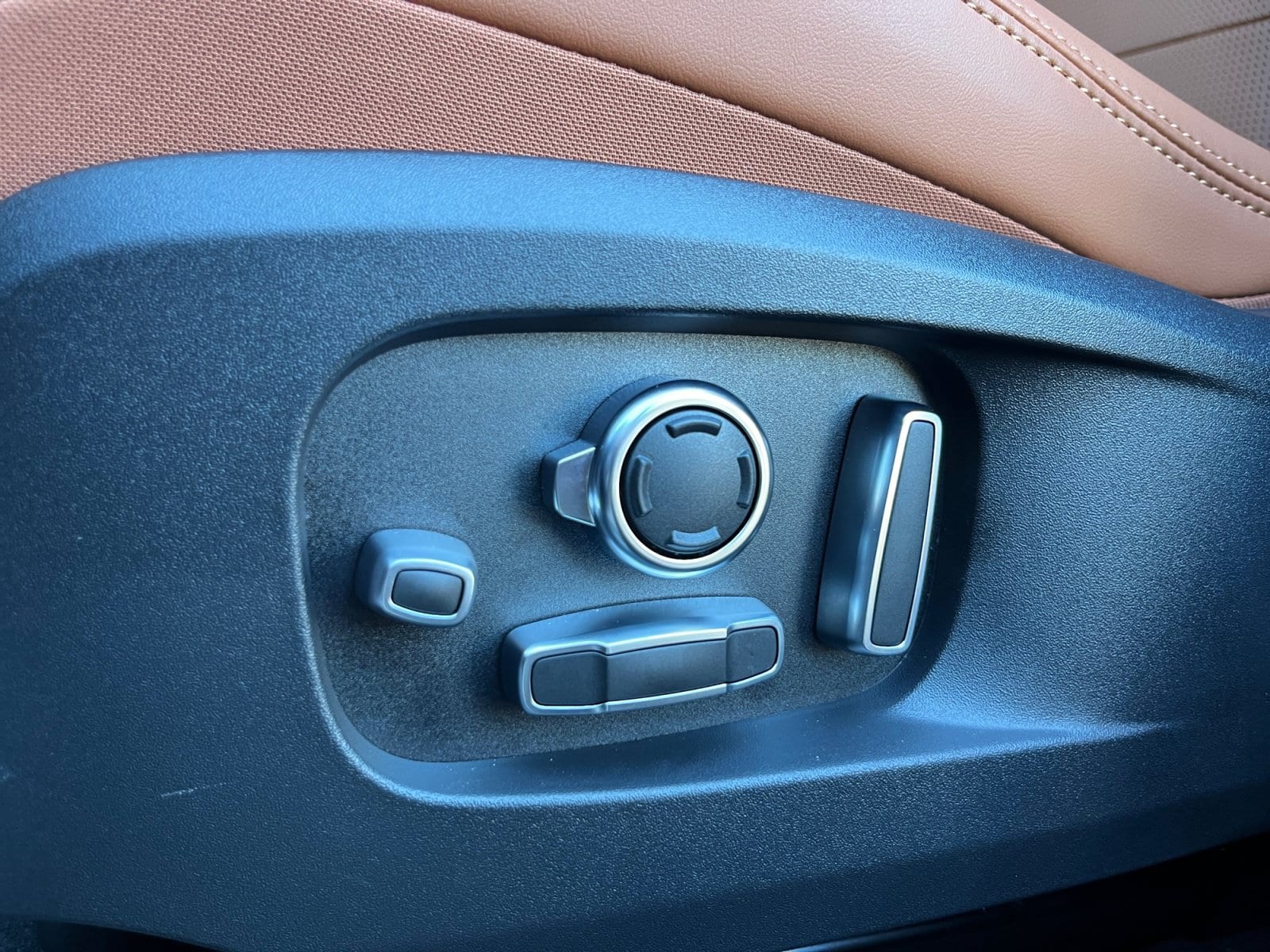 2026 Jaguar F-Pace R-Dynamic S - Photo 14