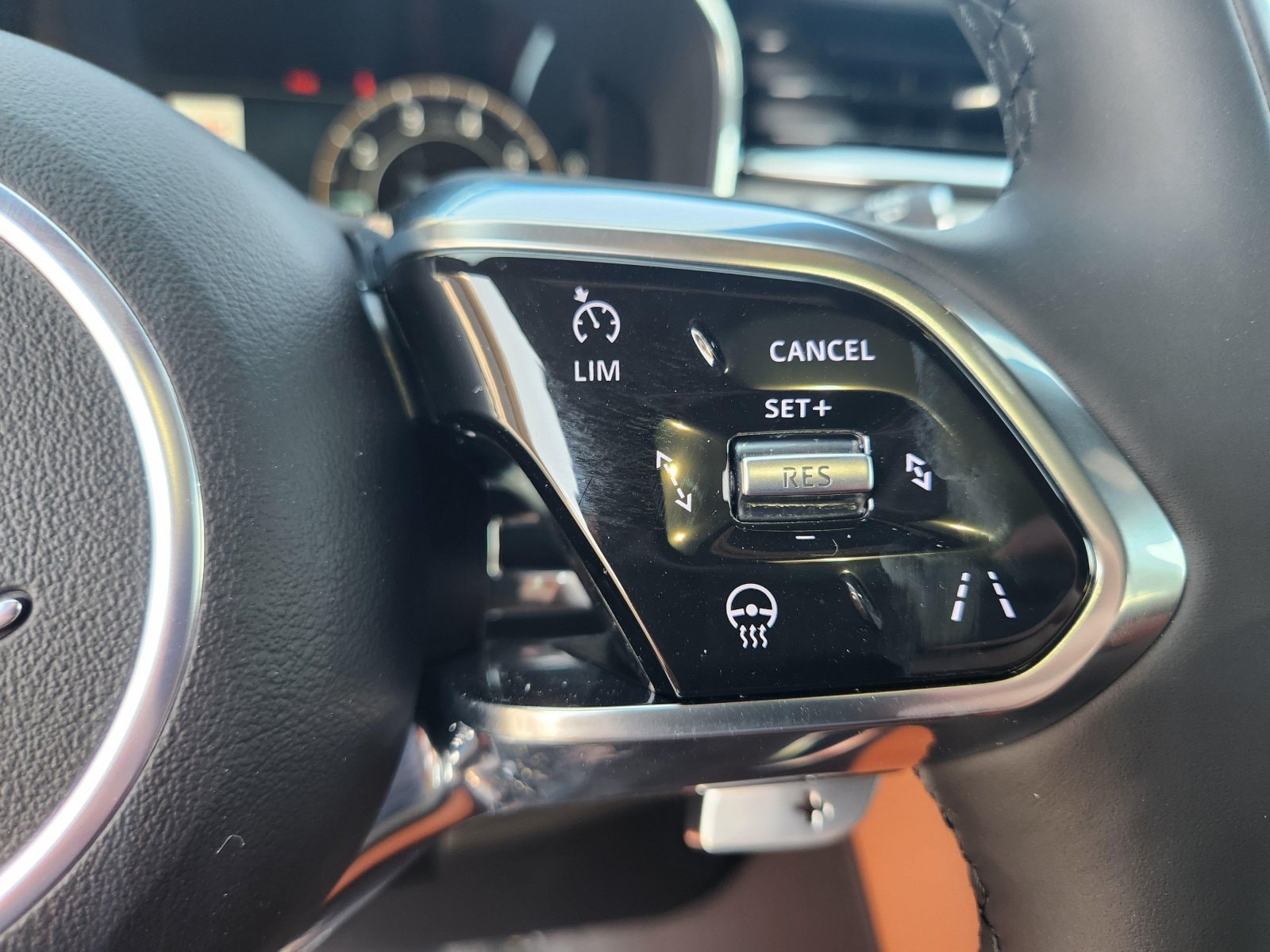 2026 Jaguar F-Pace R-Dynamic S - Photo 13