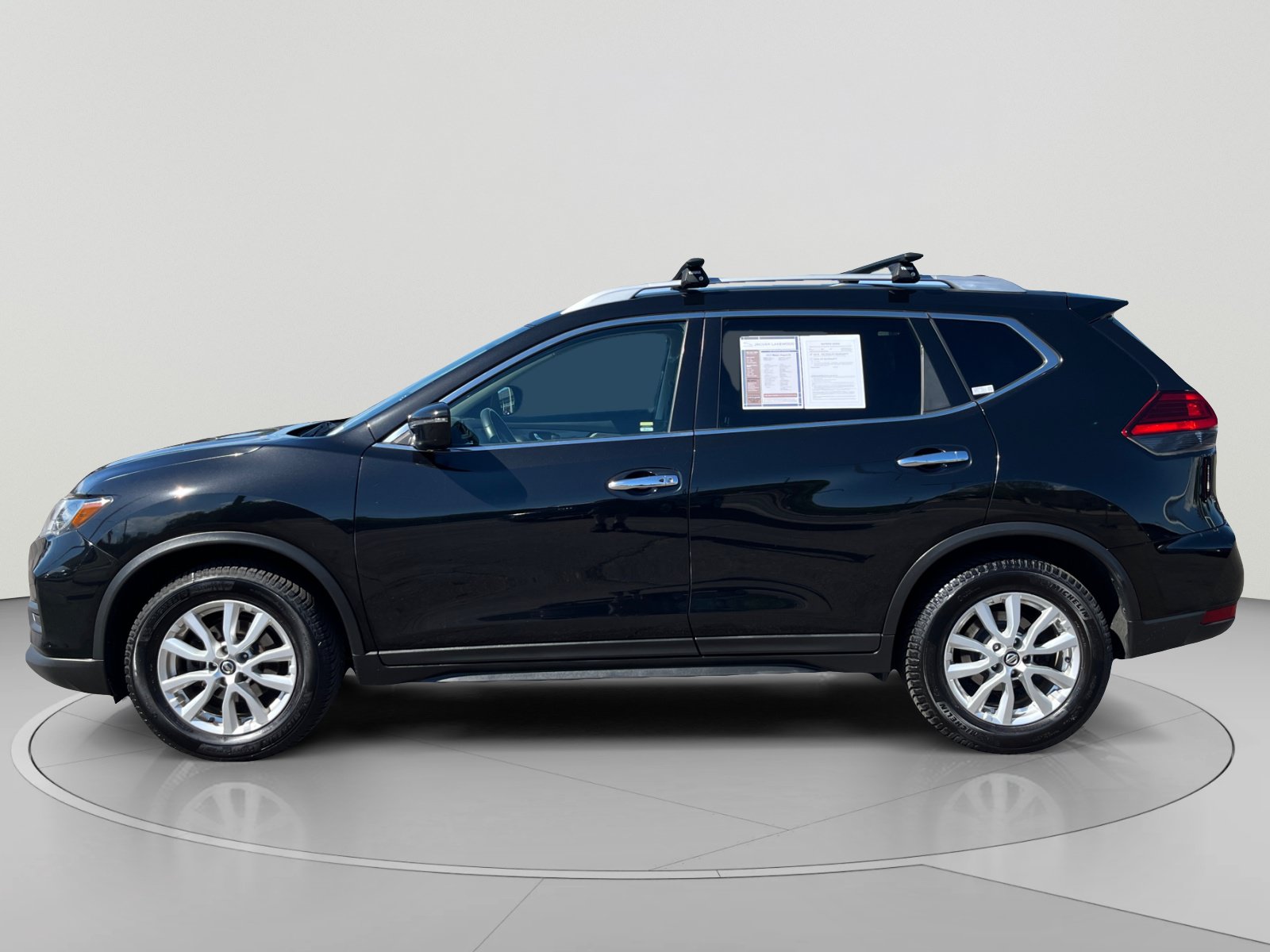 Used 2017 Nissan Rogue SV with VIN KNMAT2MT9HP586423 for sale in Lakewood, CO