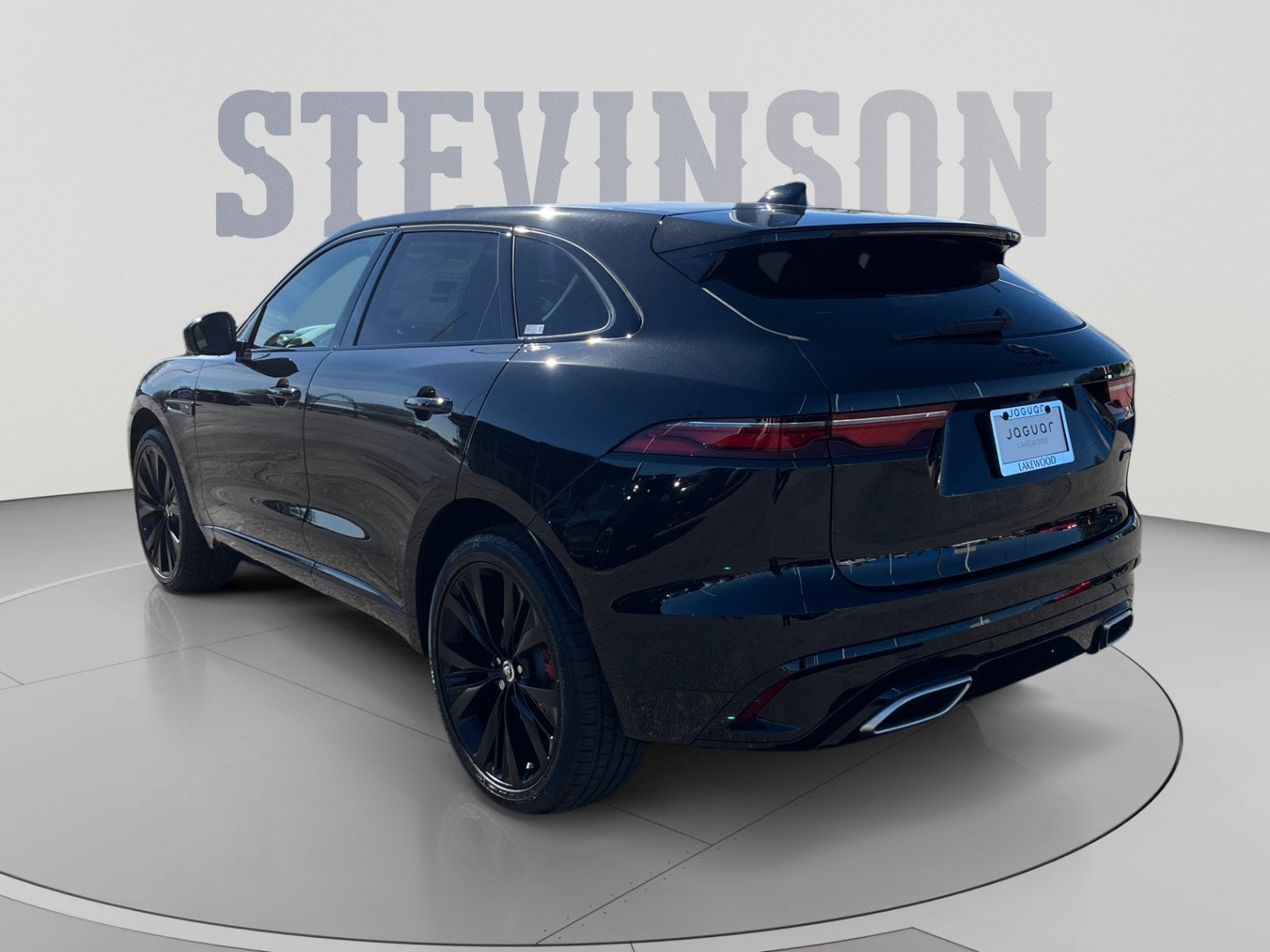 2026 Jaguar F-Pace R-Dynamic S - Photo 3