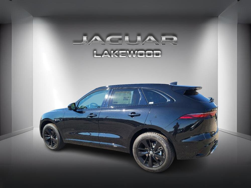 2025 Jaguar F-PACE P400 R-Dynamic S photo 3