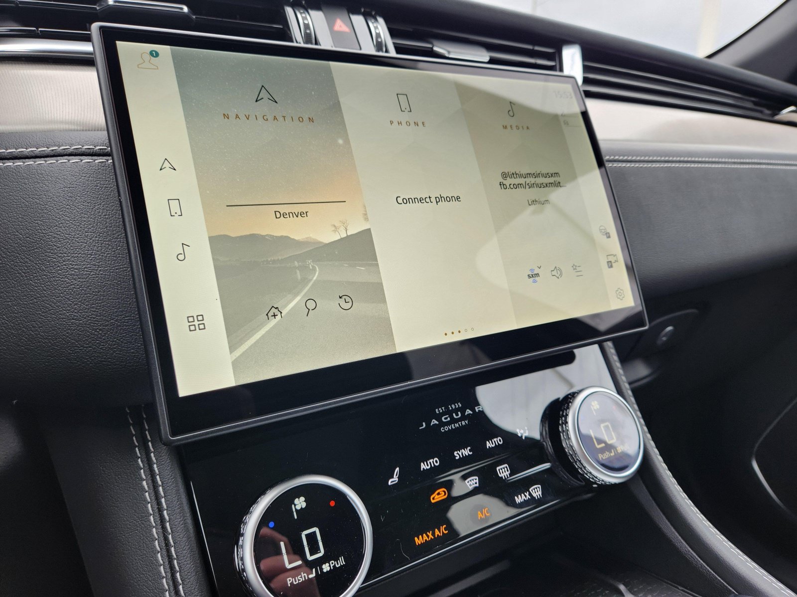 2026 Jaguar F-Pace R-Dynamic S - Photo 10