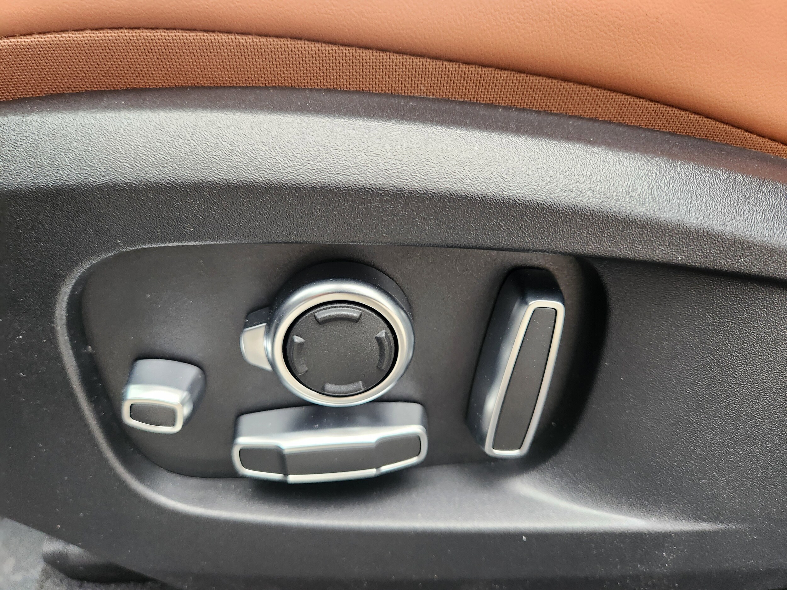 2026 Jaguar F-Pace R-Dynamic S - Photo 12