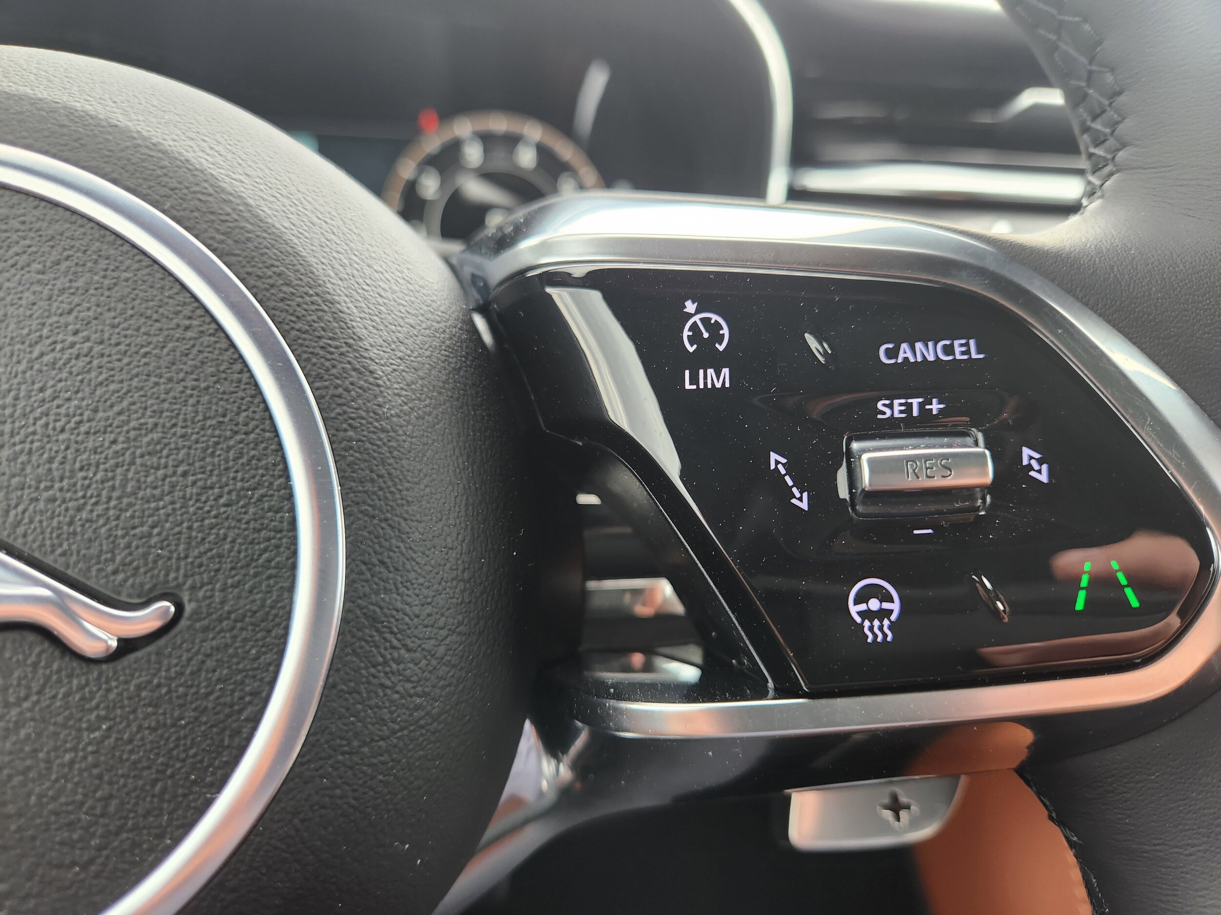 2026 Jaguar F-Pace R-Dynamic S - Photo 29