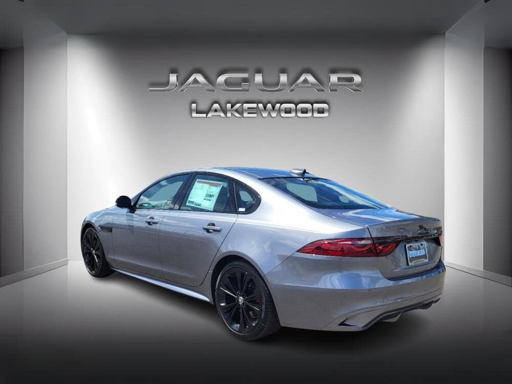 2024 Jaguar XF R-Dynamic SE photo 3