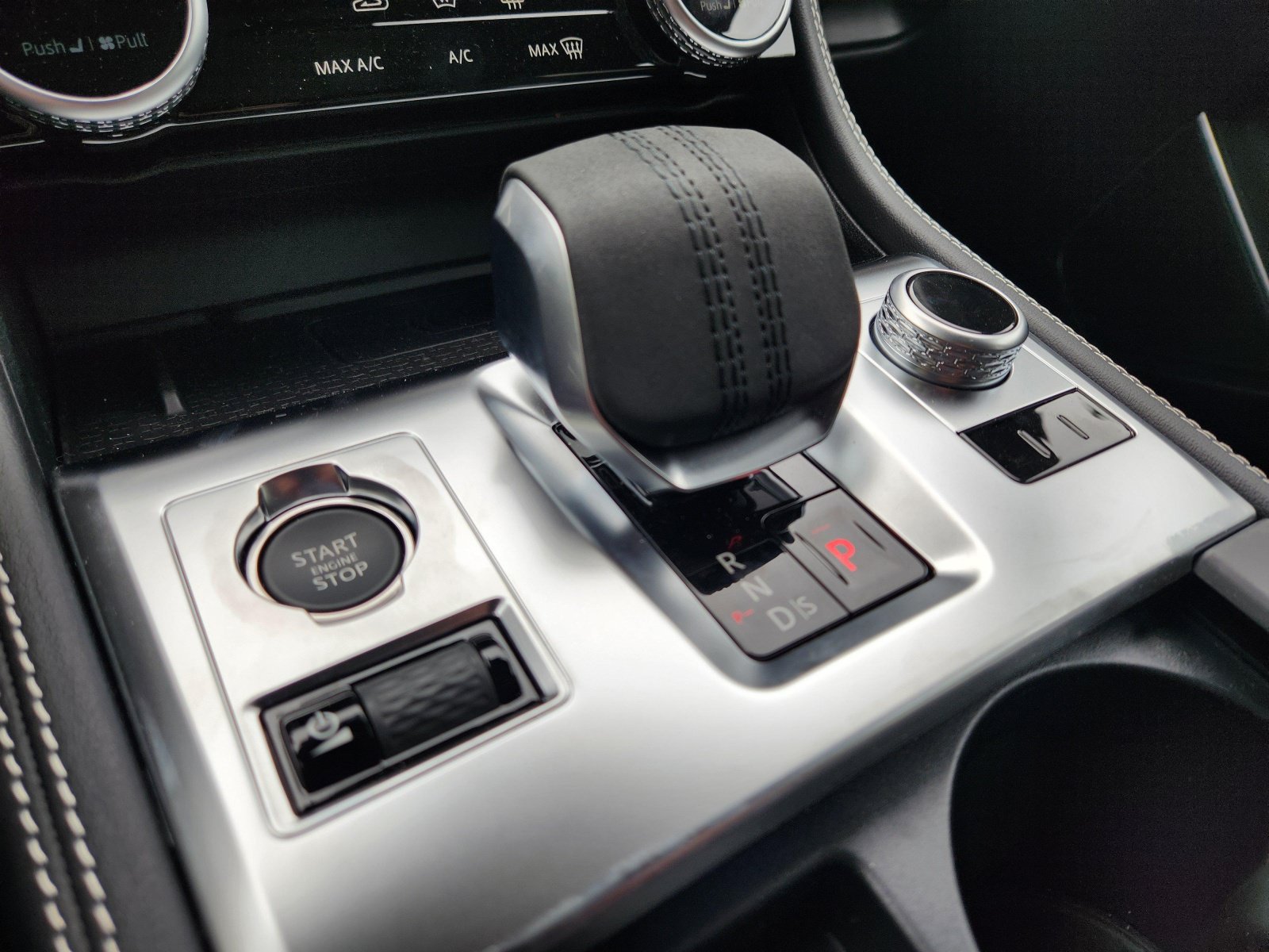 2026 Jaguar F-Pace R-Dynamic S - Photo 11