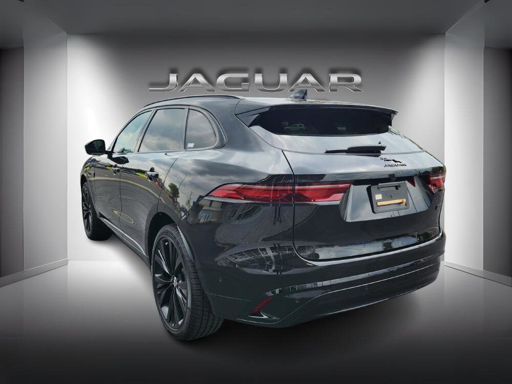 2026 Jaguar F-PACE P250 R-Dynamic S photo 3