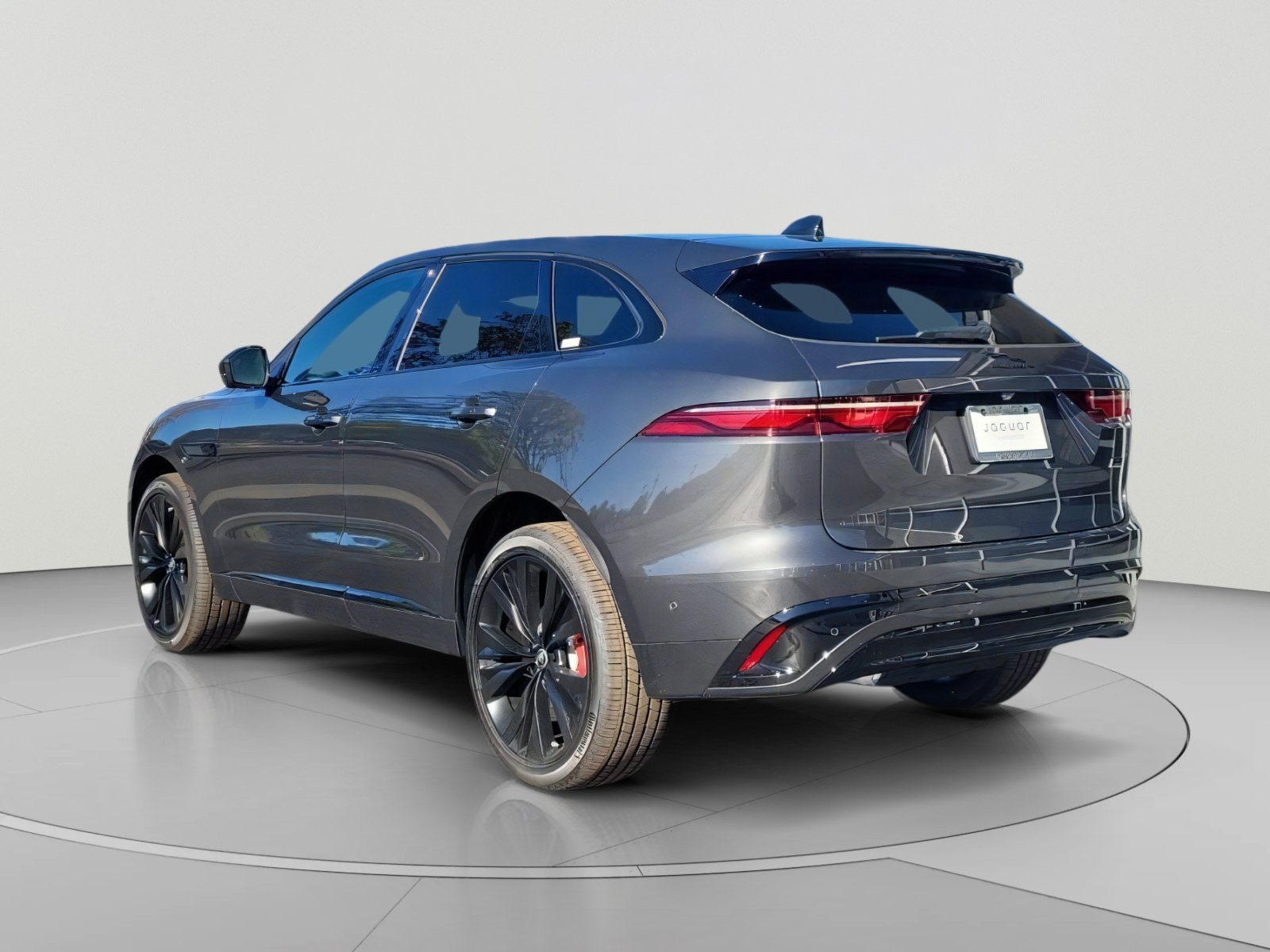 2026 Jaguar F-Pace R-Dynamic S - Photo 3