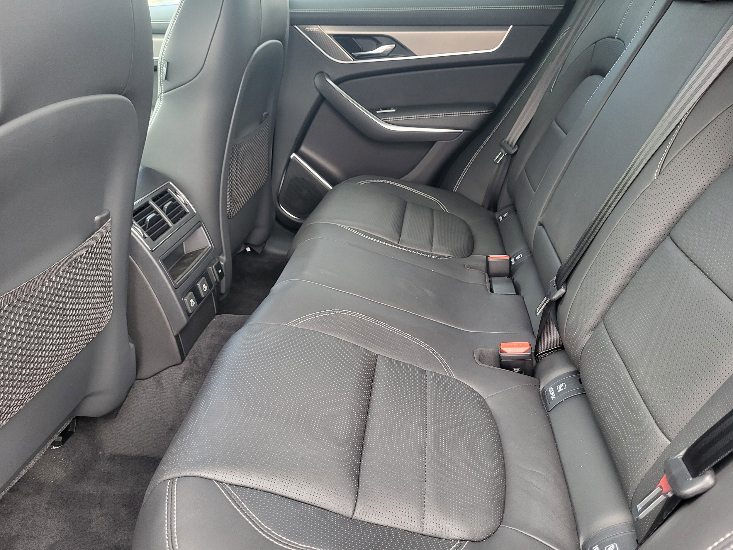 2026 Jaguar F-Pace R-Dynamic S - Photo 17