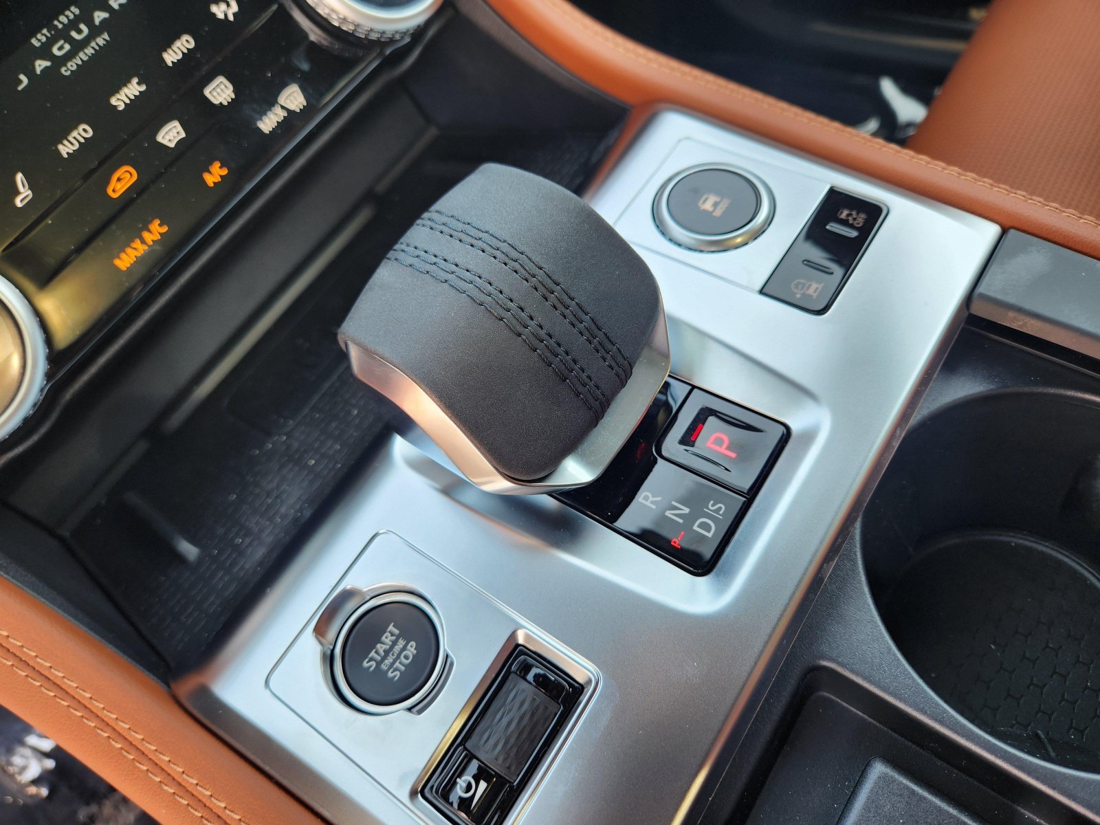 2026 Jaguar F-Pace R-Dynamic S - Photo 10