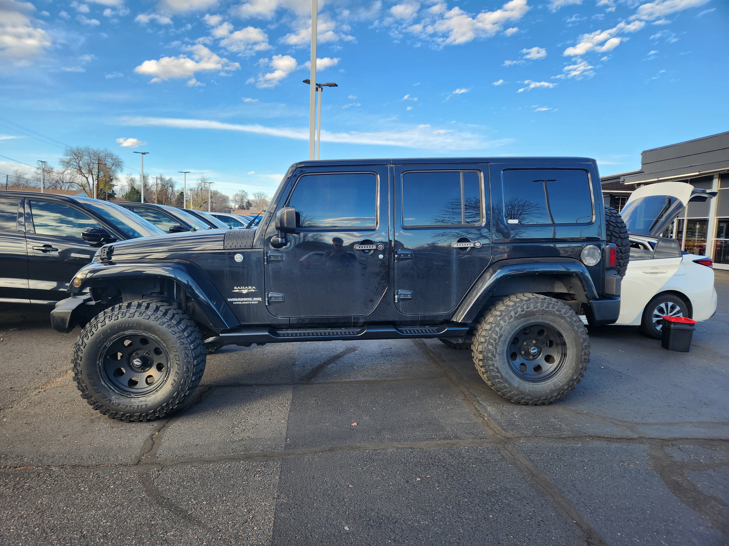 2017 Jeep Wrangler Unlimited Sahara photo 2