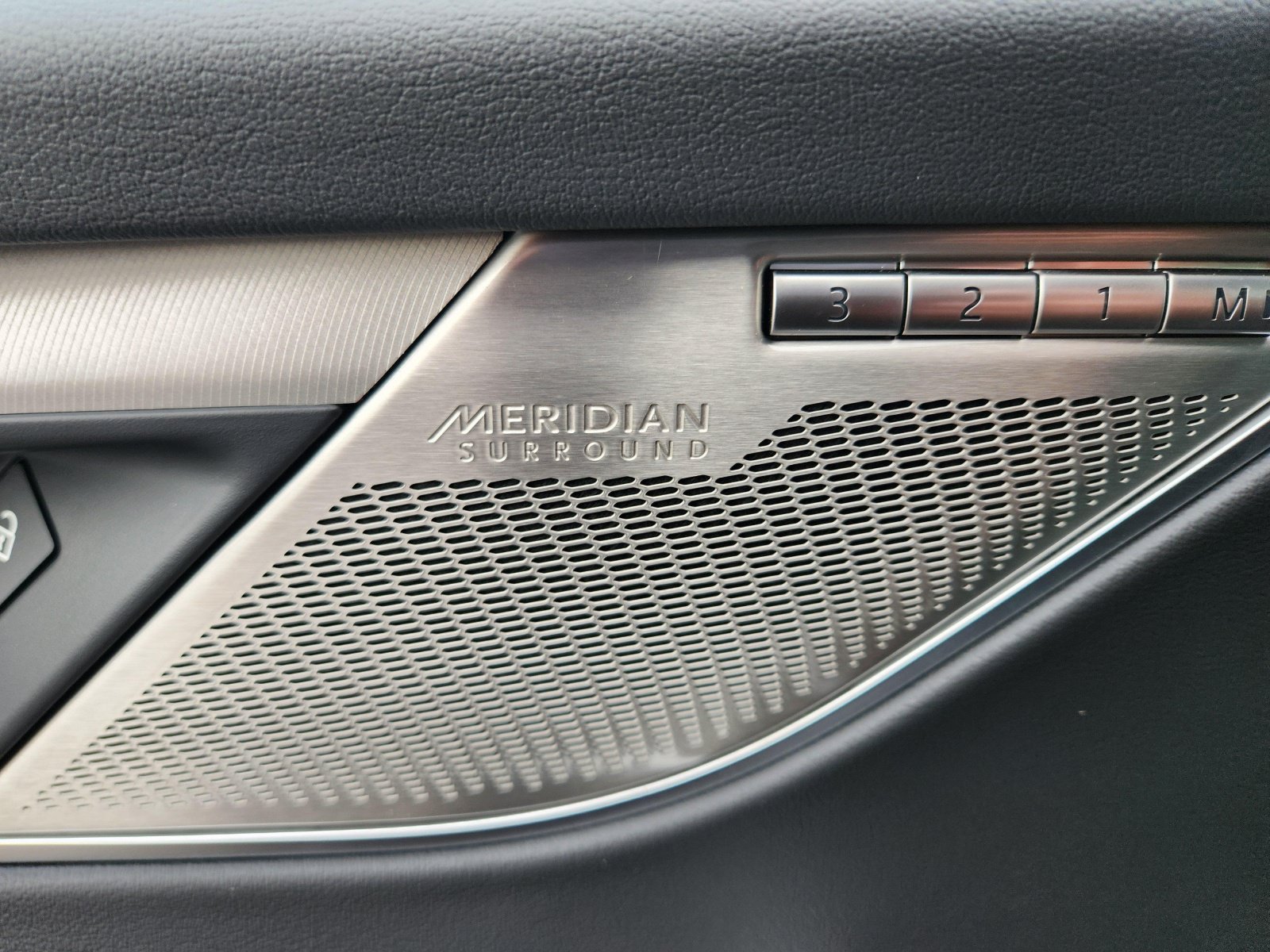 2026 Jaguar F-Pace R-Dynamic S - Photo 13