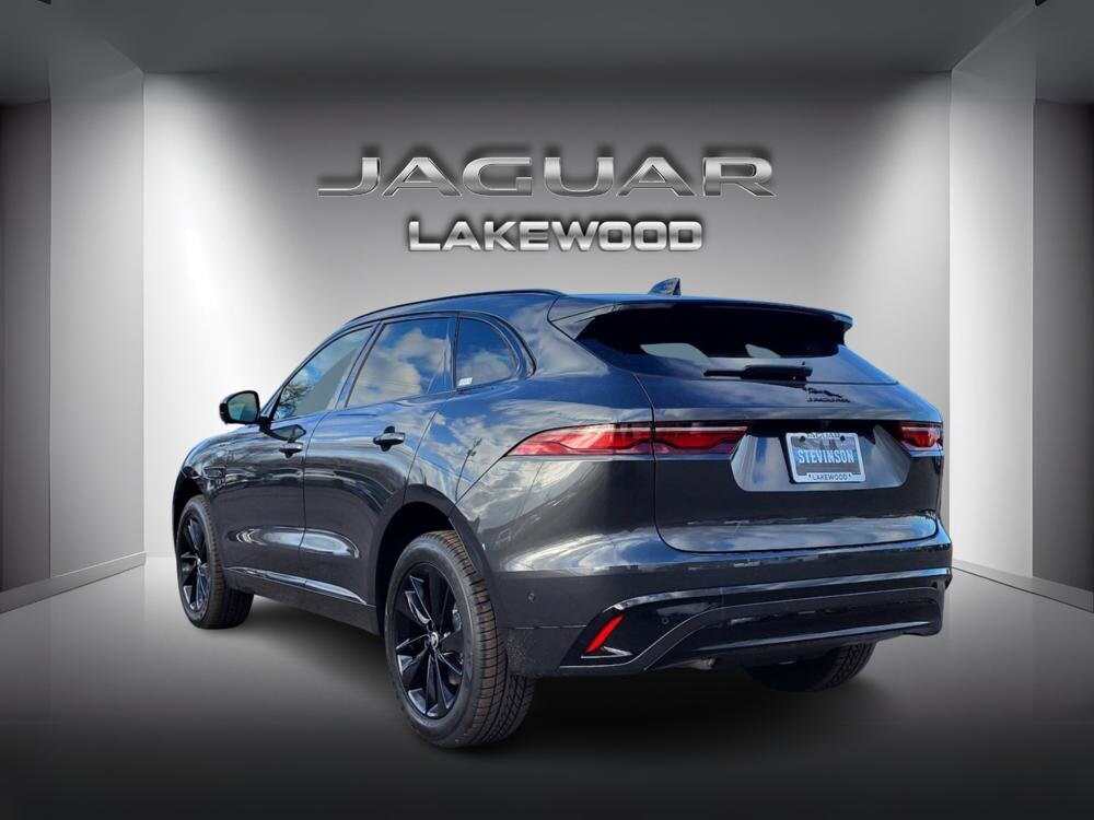 2025 Jaguar F-PACE P250 R-Dynamic S photo 3