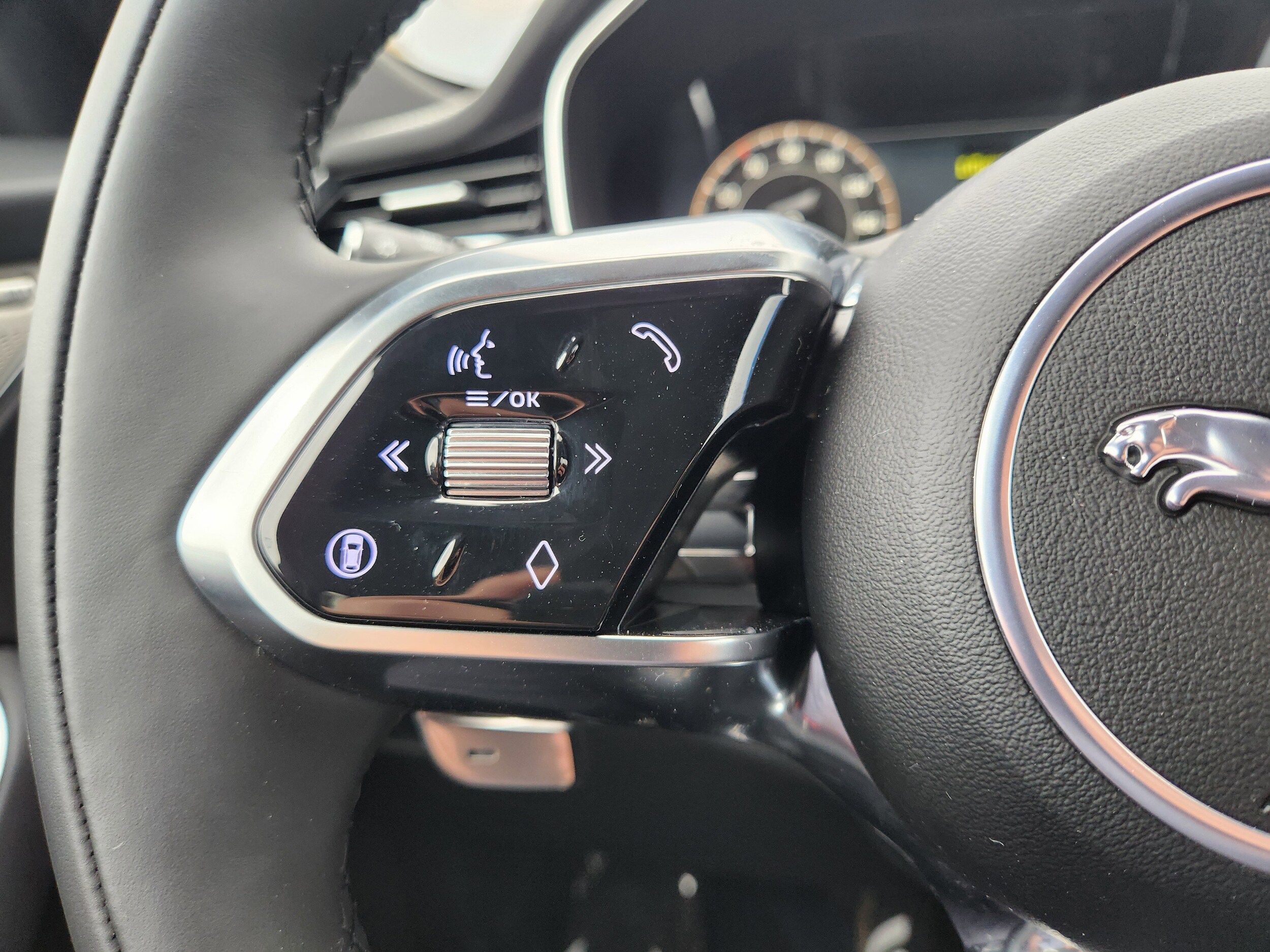 2026 Jaguar F-Pace R-Dynamic S - Photo 29