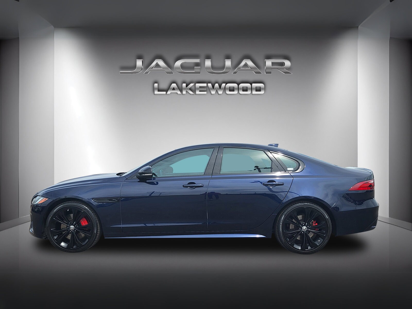 2024 Jaguar XF P300 R-Dynamic SE photo 2