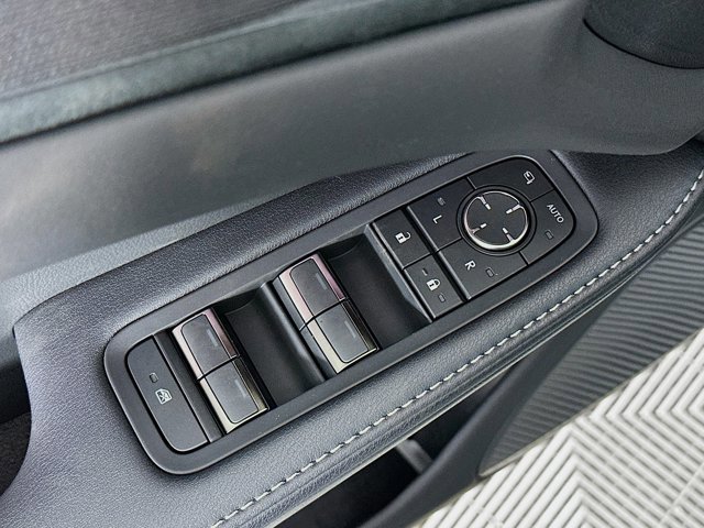 2026 Lexus RX 450h+ Luxury - Photo 18